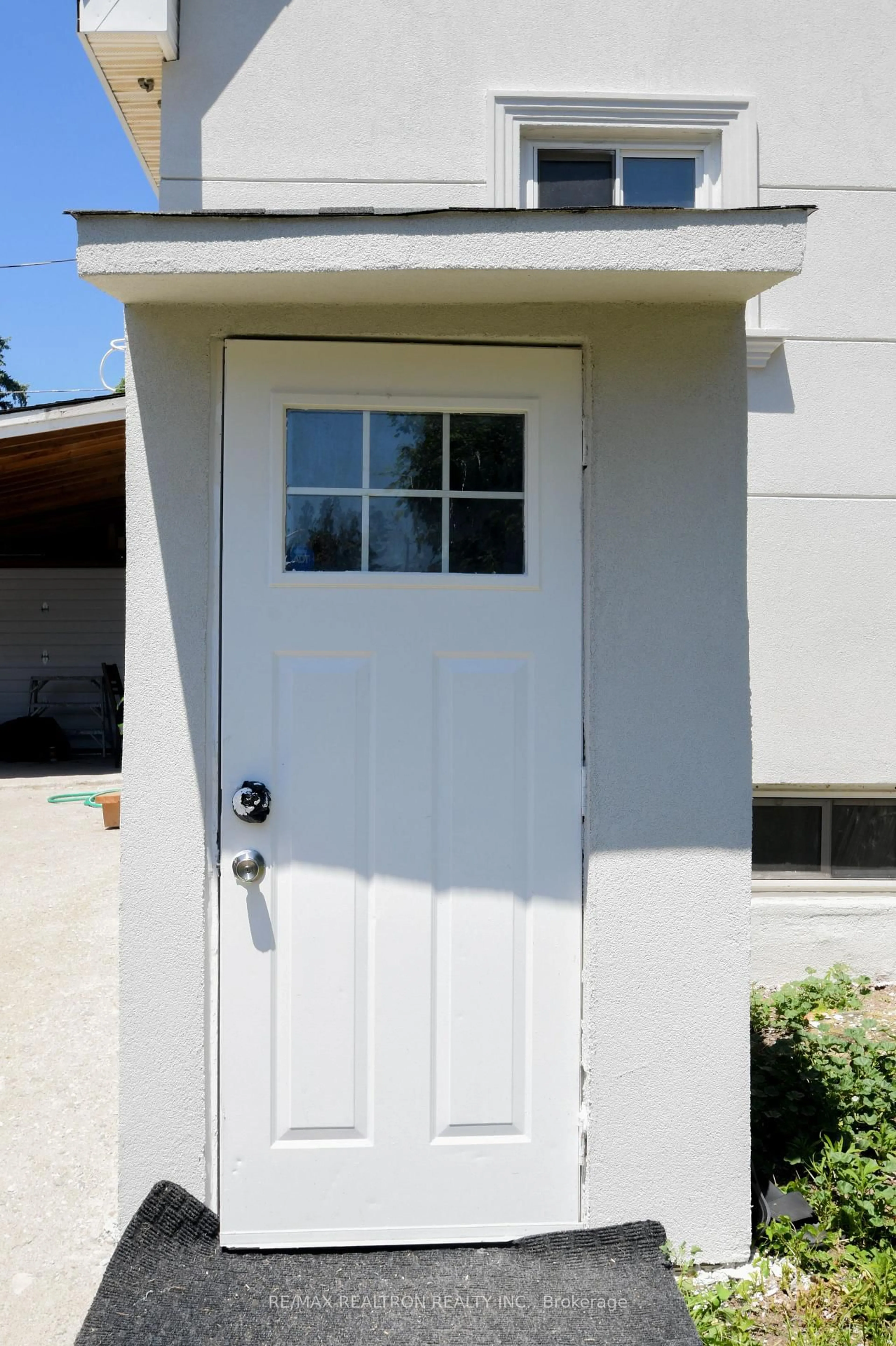 Home with vinyl exterior material, street for 110 Mintern Ave, Brantford Ontario N3S 1L3