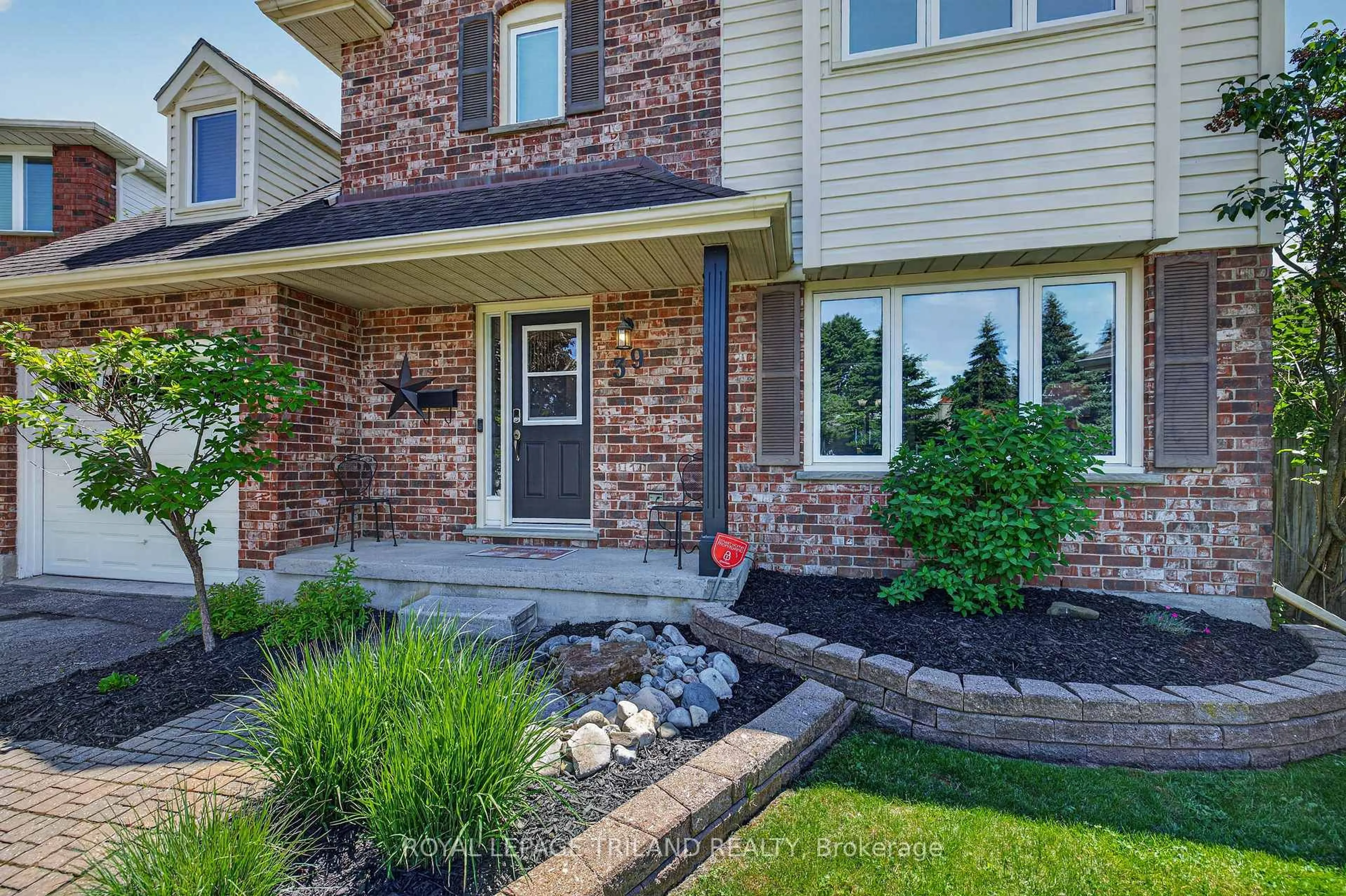 Home with brick exterior material, street for 39 Hitch Cres, St. Thomas Ontario N5R 5X9
