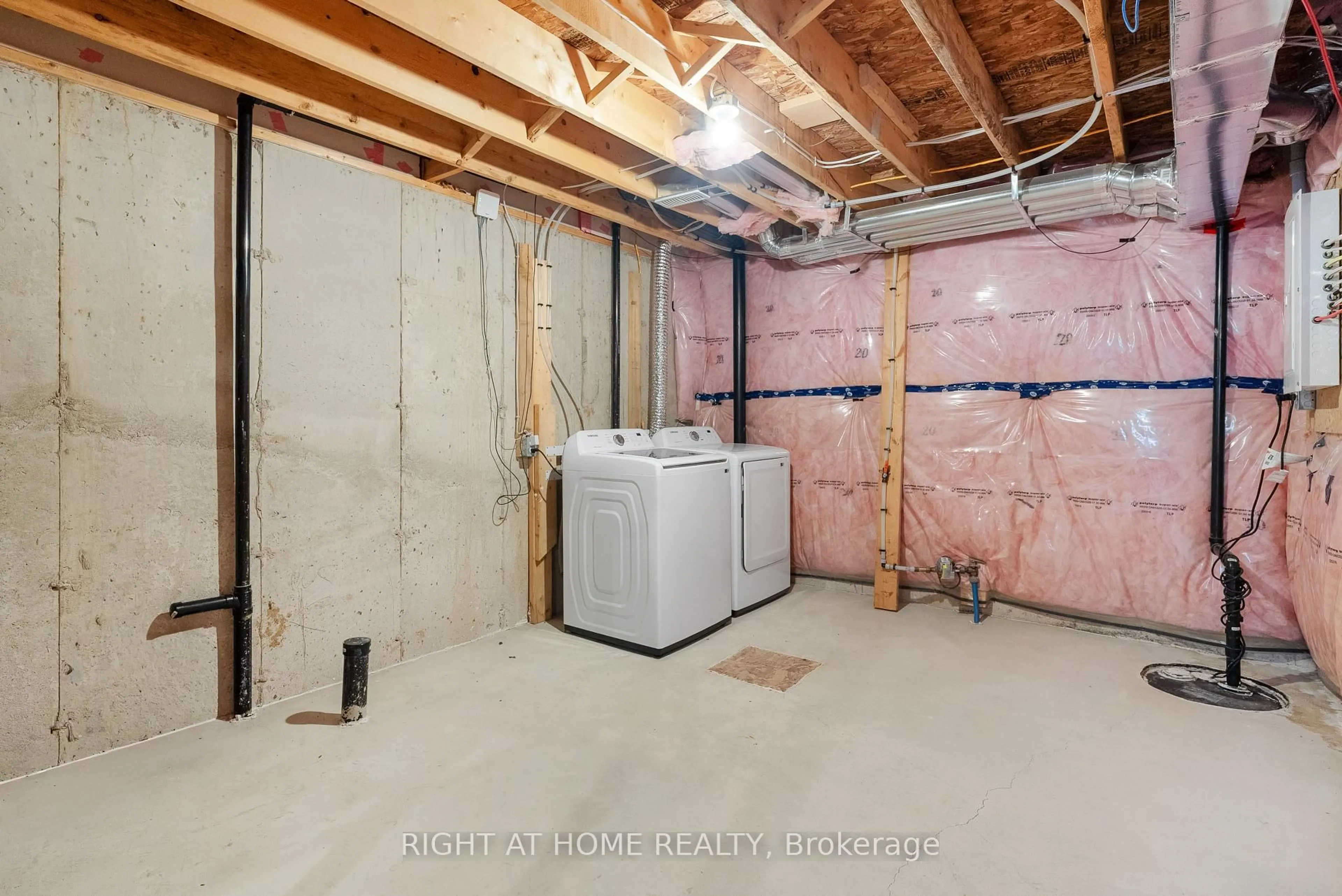 Laundry room for 307 Kennington Way, London South Ontario N6L 0H4