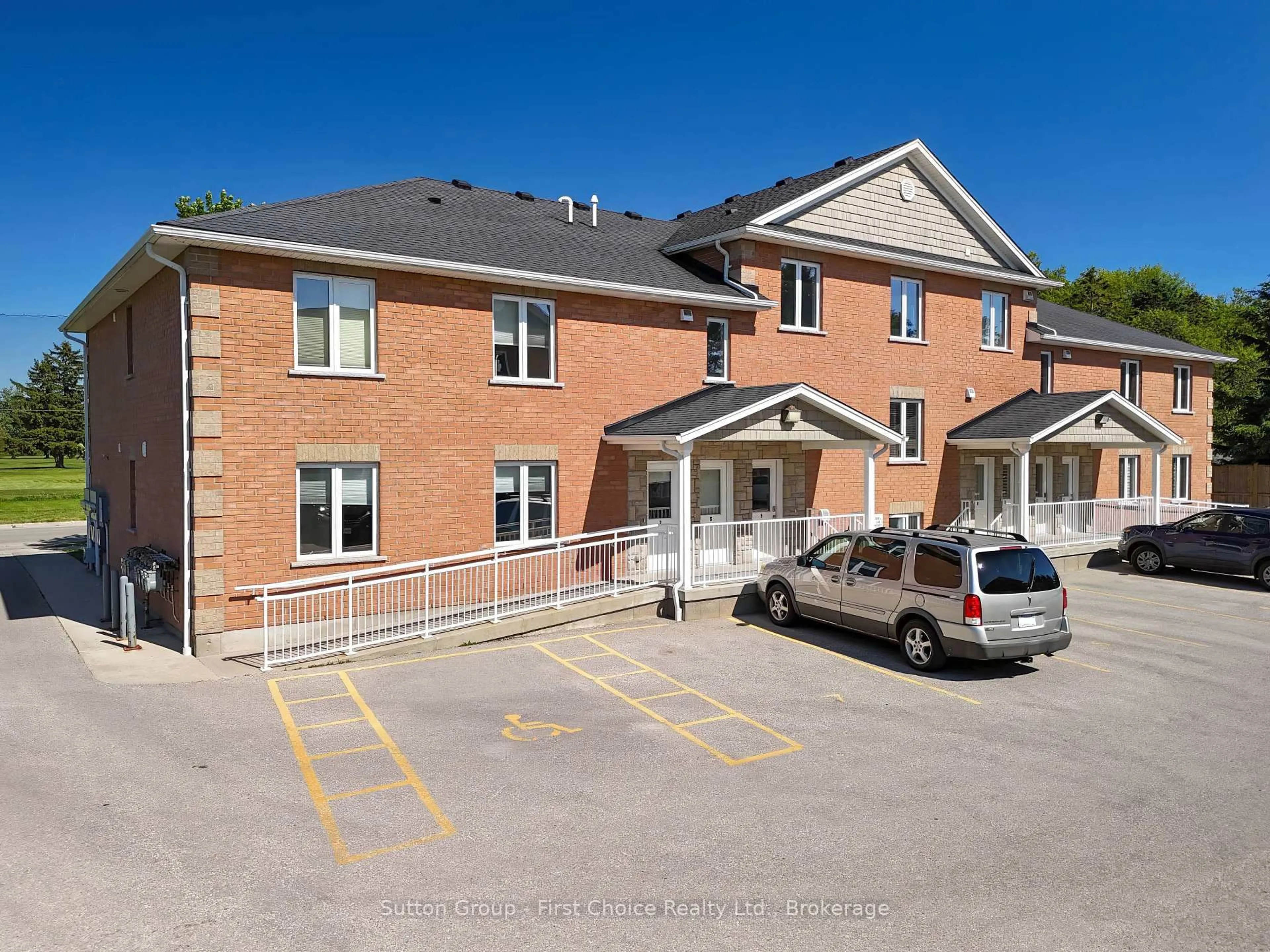 A pic from outside/outdoor area/front of a property/back of a property/a pic from drone, building for 148 Borden St #3, Stratford Ontario N5A 0G1