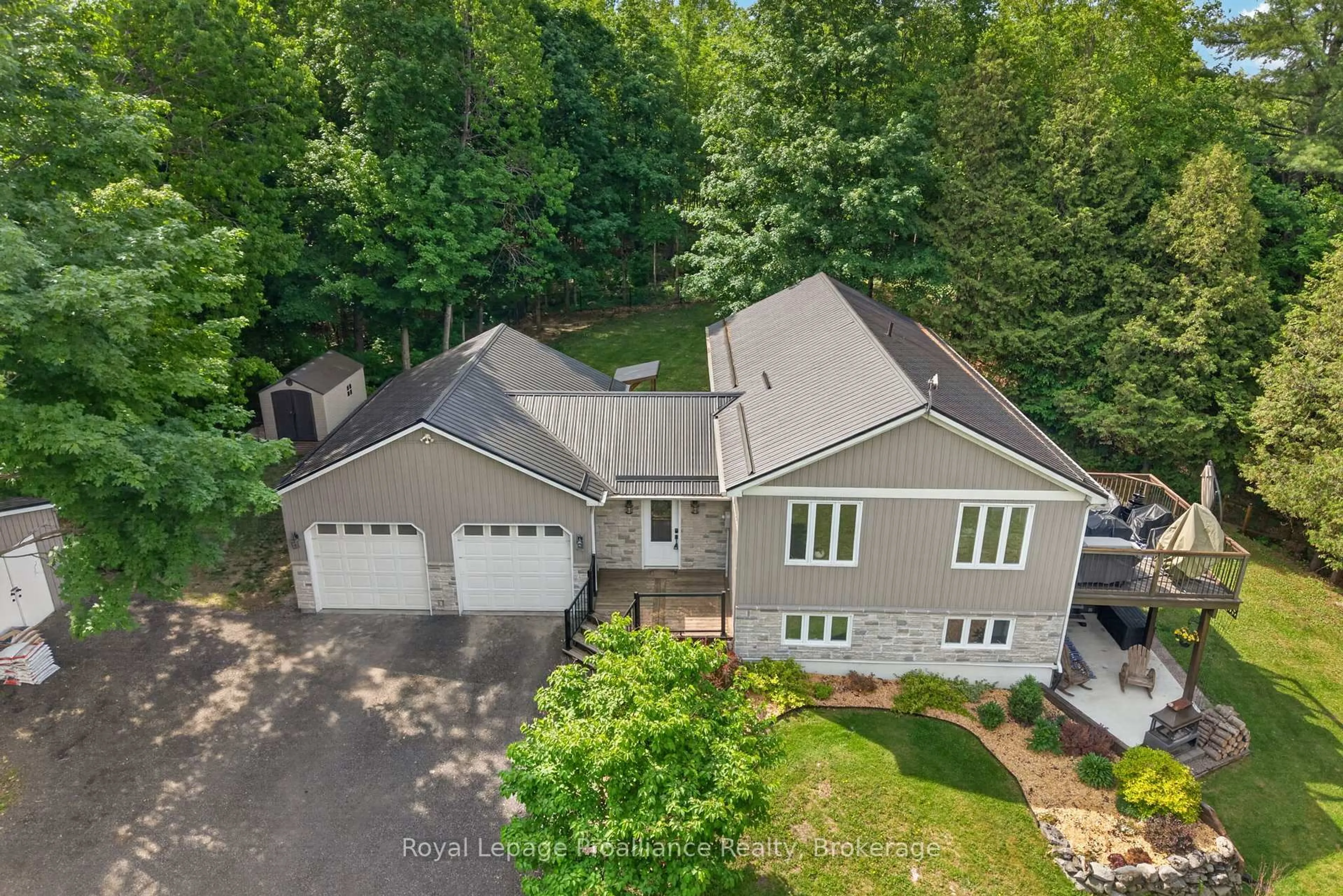 A pic from outside/outdoor area/front of a property/back of a property/a pic from drone, street for 850 Moneymore Rd, Belleville Ontario K0K 2Y0