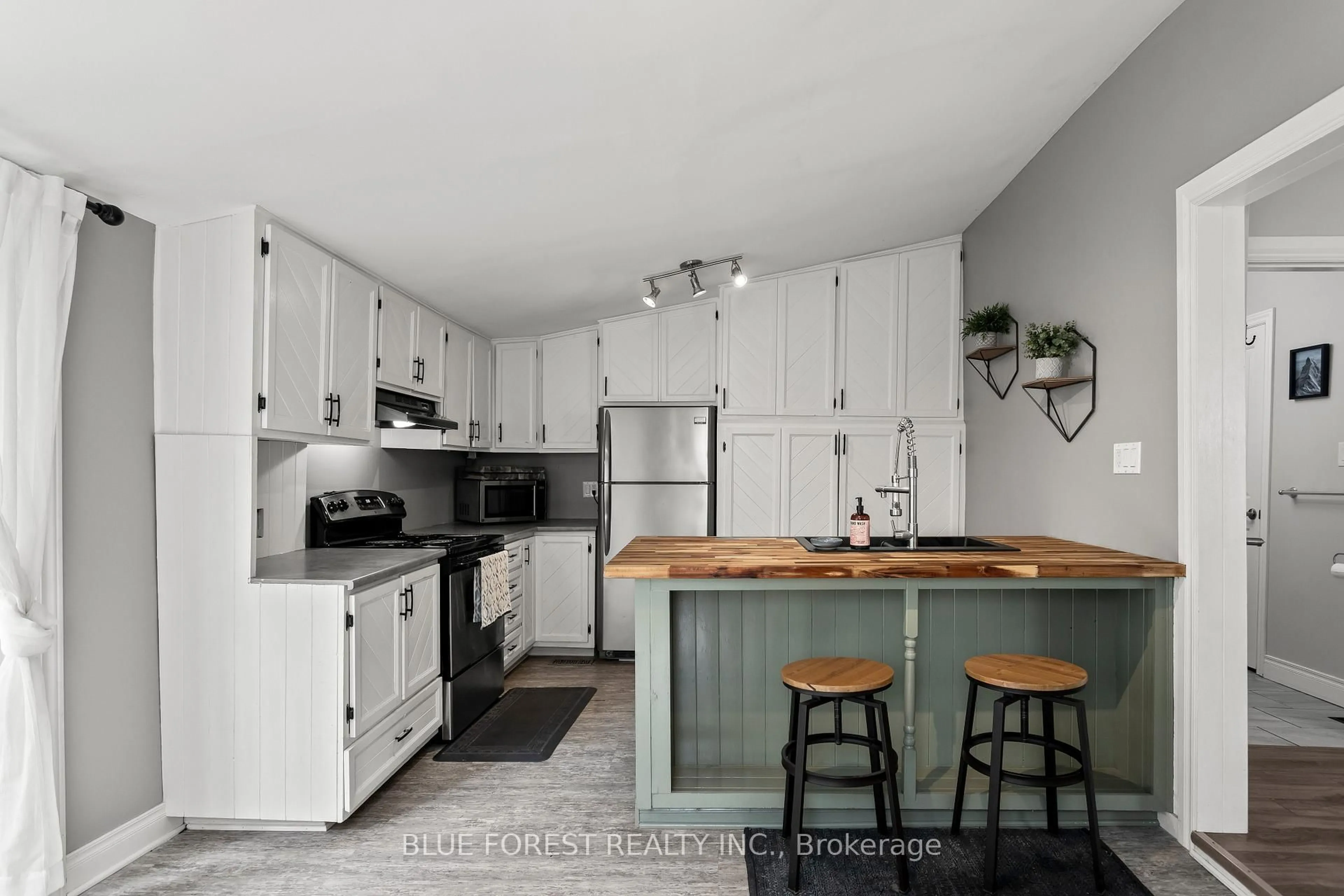 Open concept kitchen, unknown for 832 Queens Ave, London East Ontario N5W 3H6