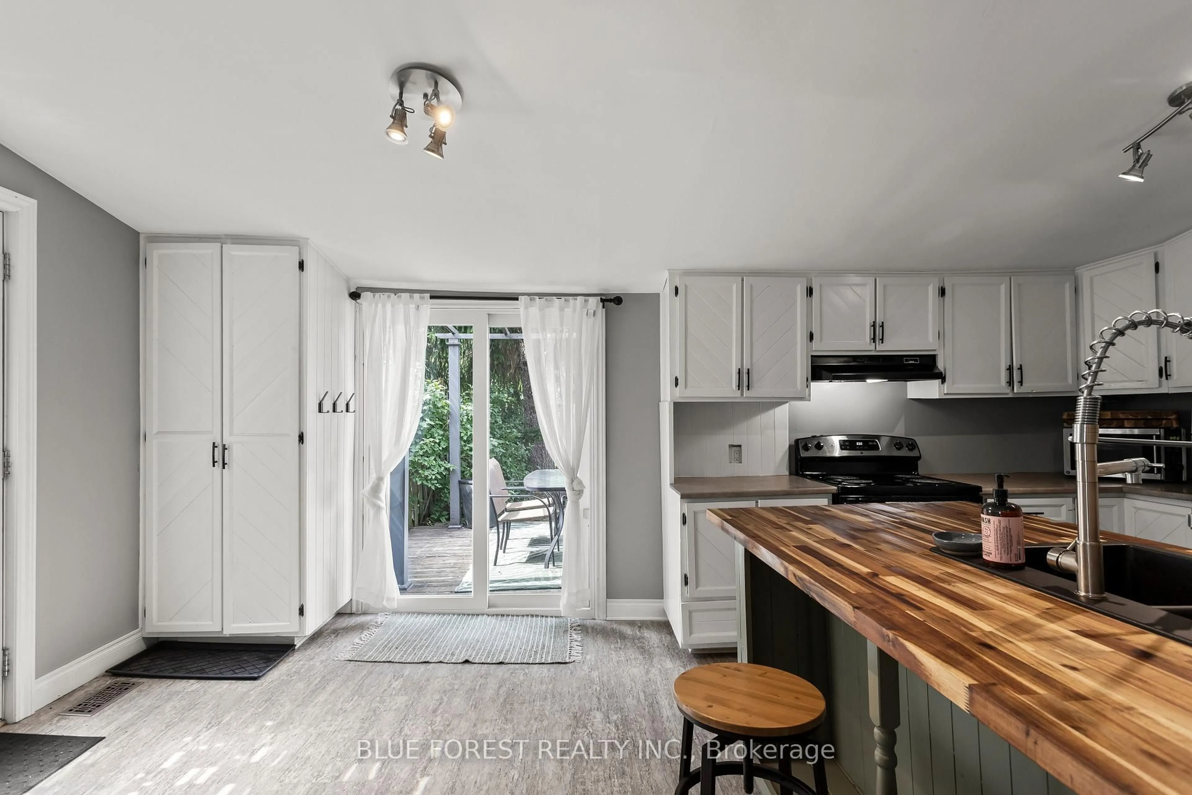 Open concept kitchen, unknown for 832 Queens Ave, London East Ontario N5W 3H6