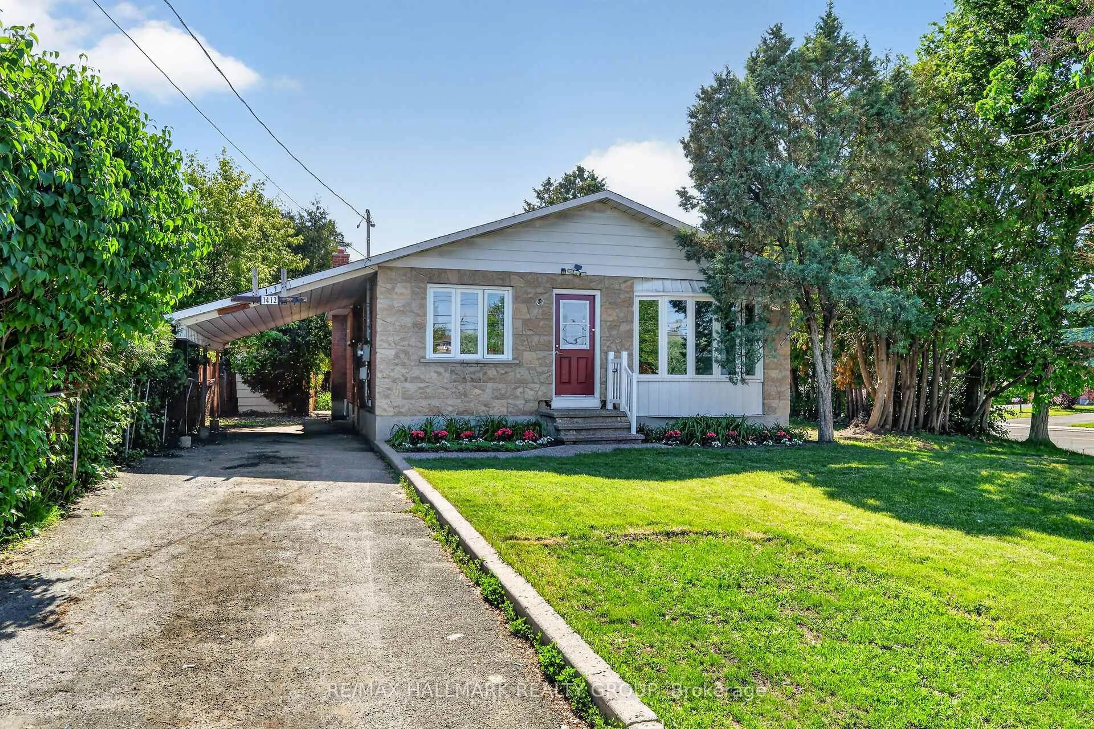 Unknown for 1412 Maxime St, Ottawa Ontario K1B 3L1