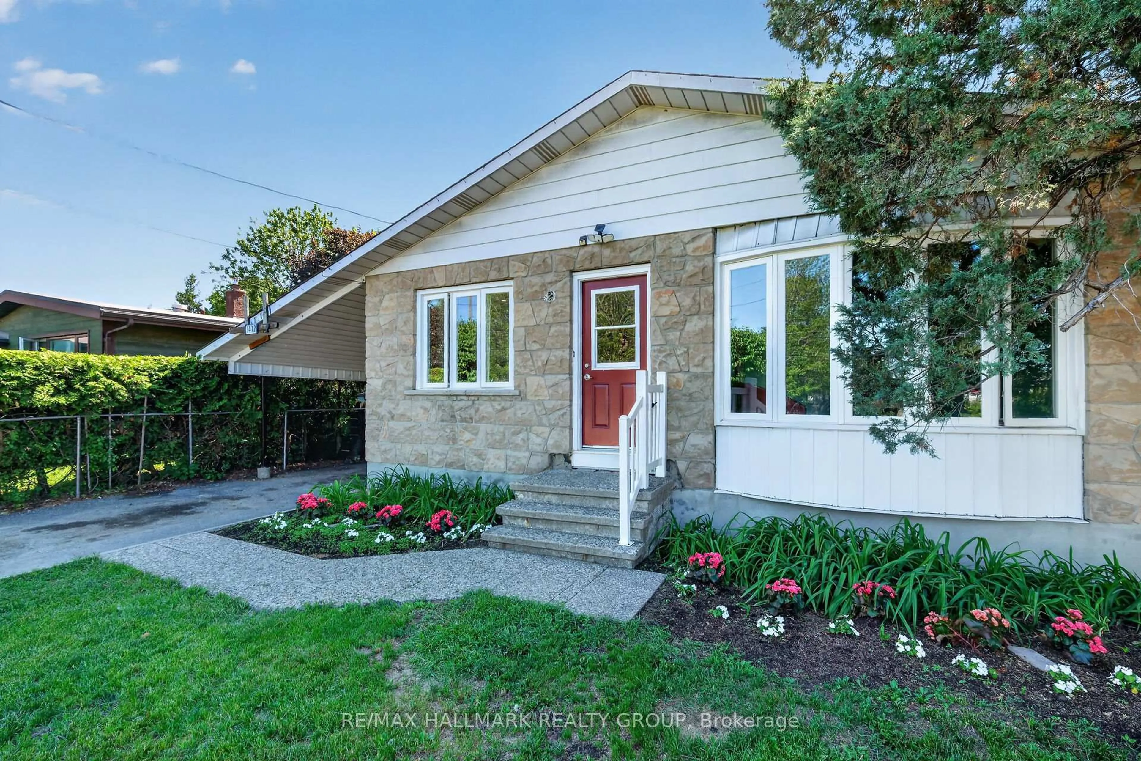 Home with brick exterior material, street for 1412 Maxime St, Ottawa Ontario K1B 3L1