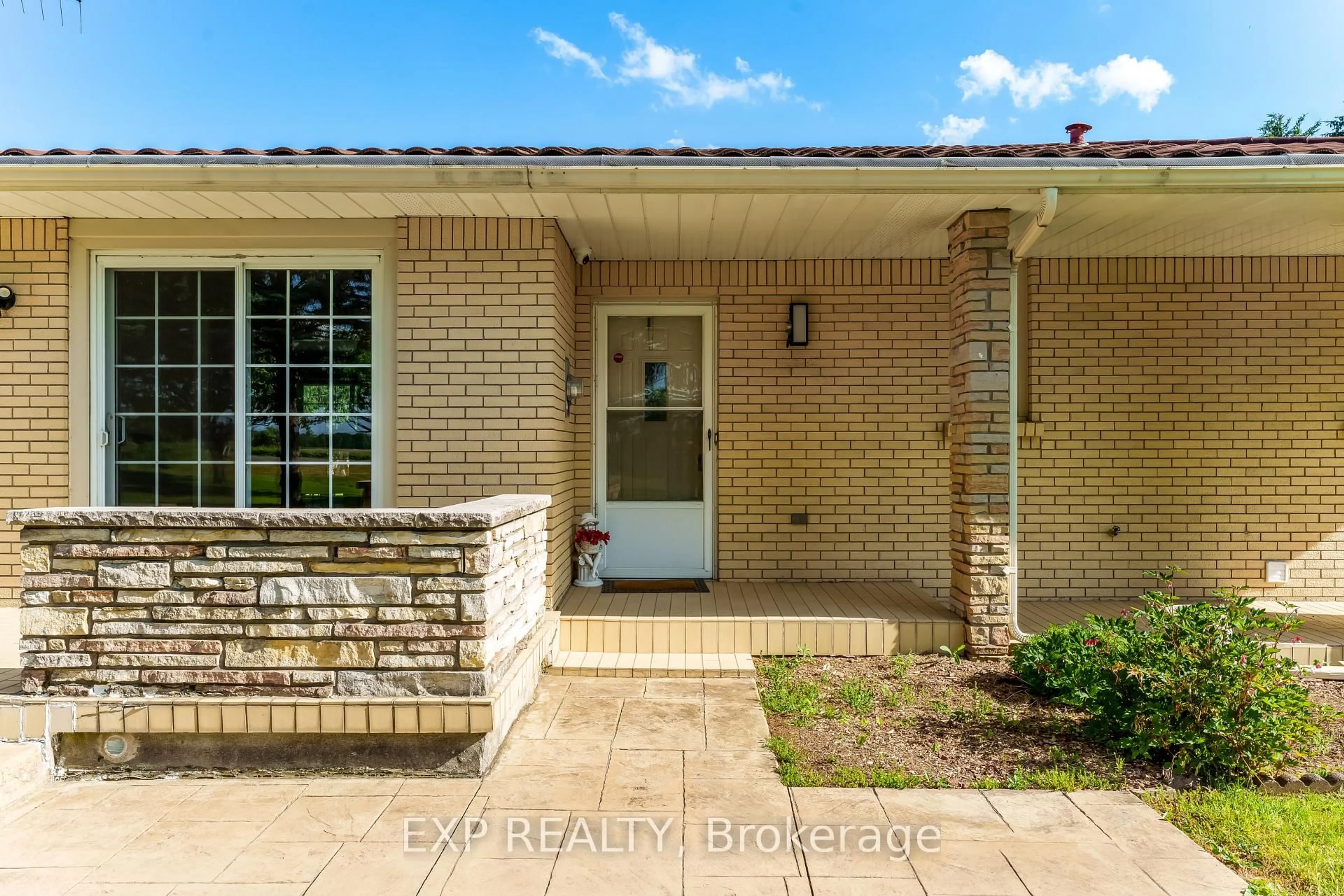 Home with brick exterior material, street for 2047 Hamilton Rd, London South Ontario N6M 1G1