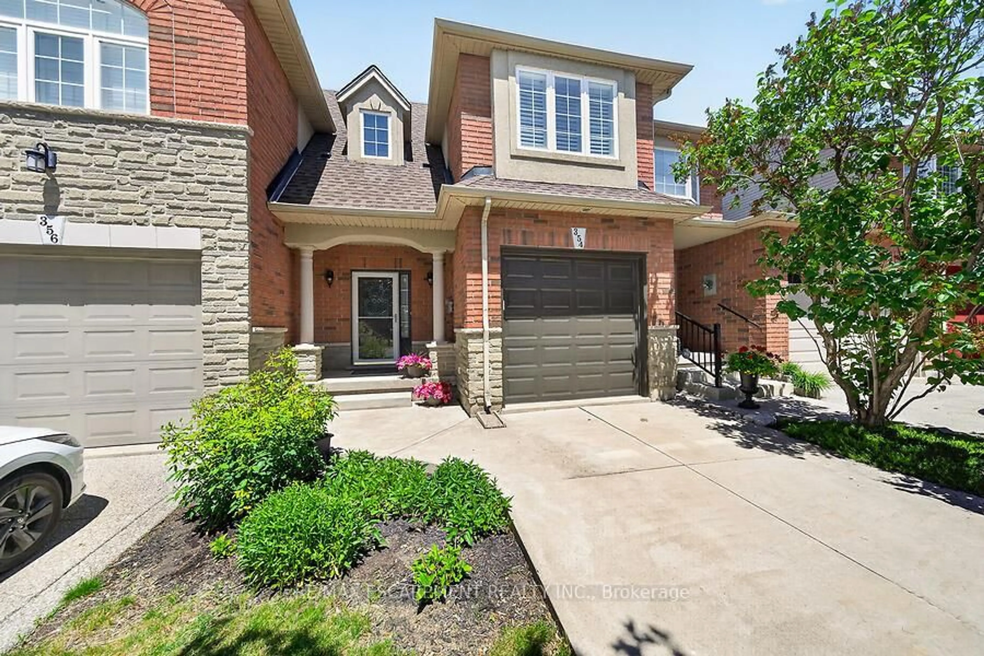 Home with brick exterior material, street for 354 Highland Rd, Hamilton Ontario L8J 3W3