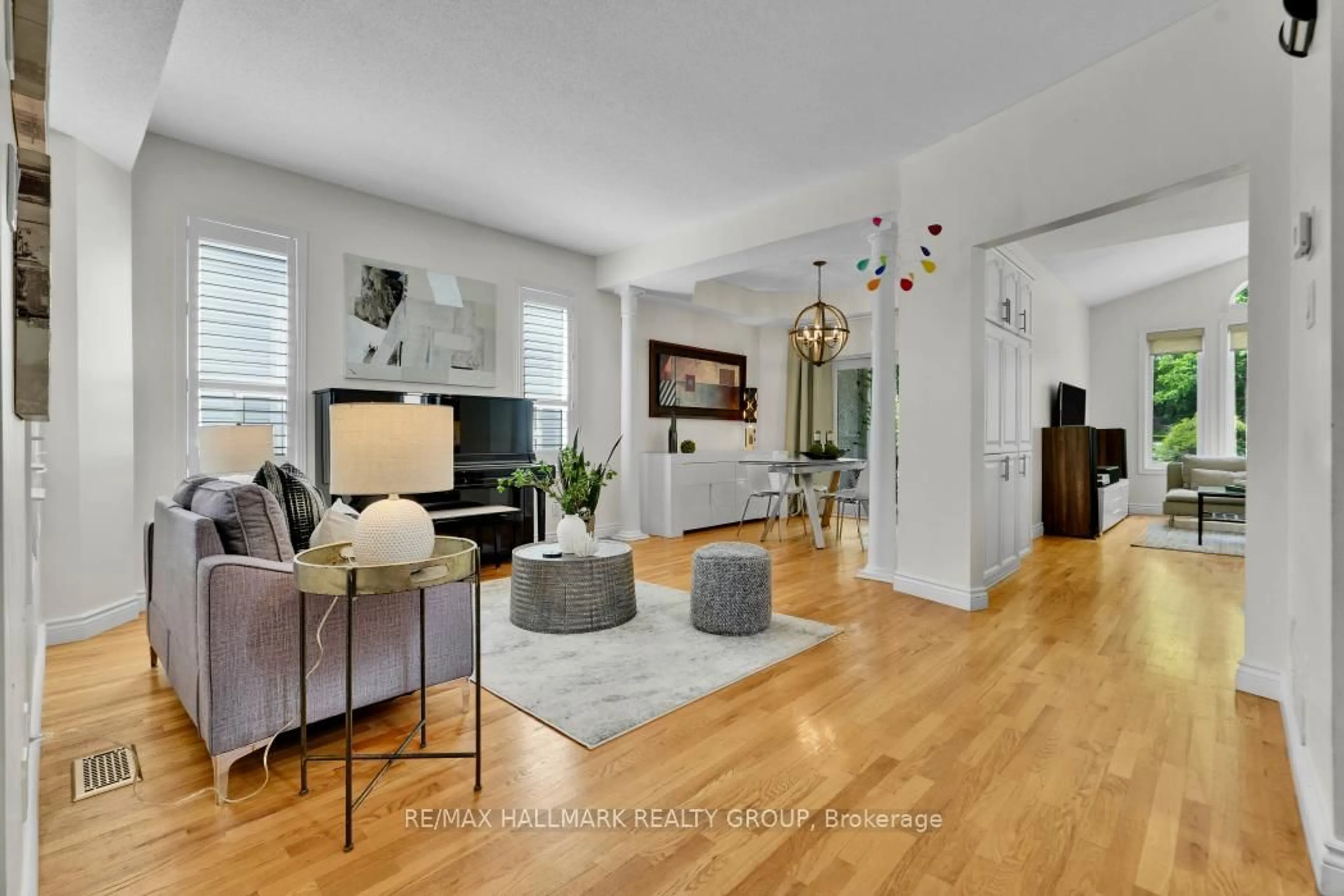 Living room with furniture, unknown for 16 Hemlo Cres, Kanata Ontario K2T 1C7