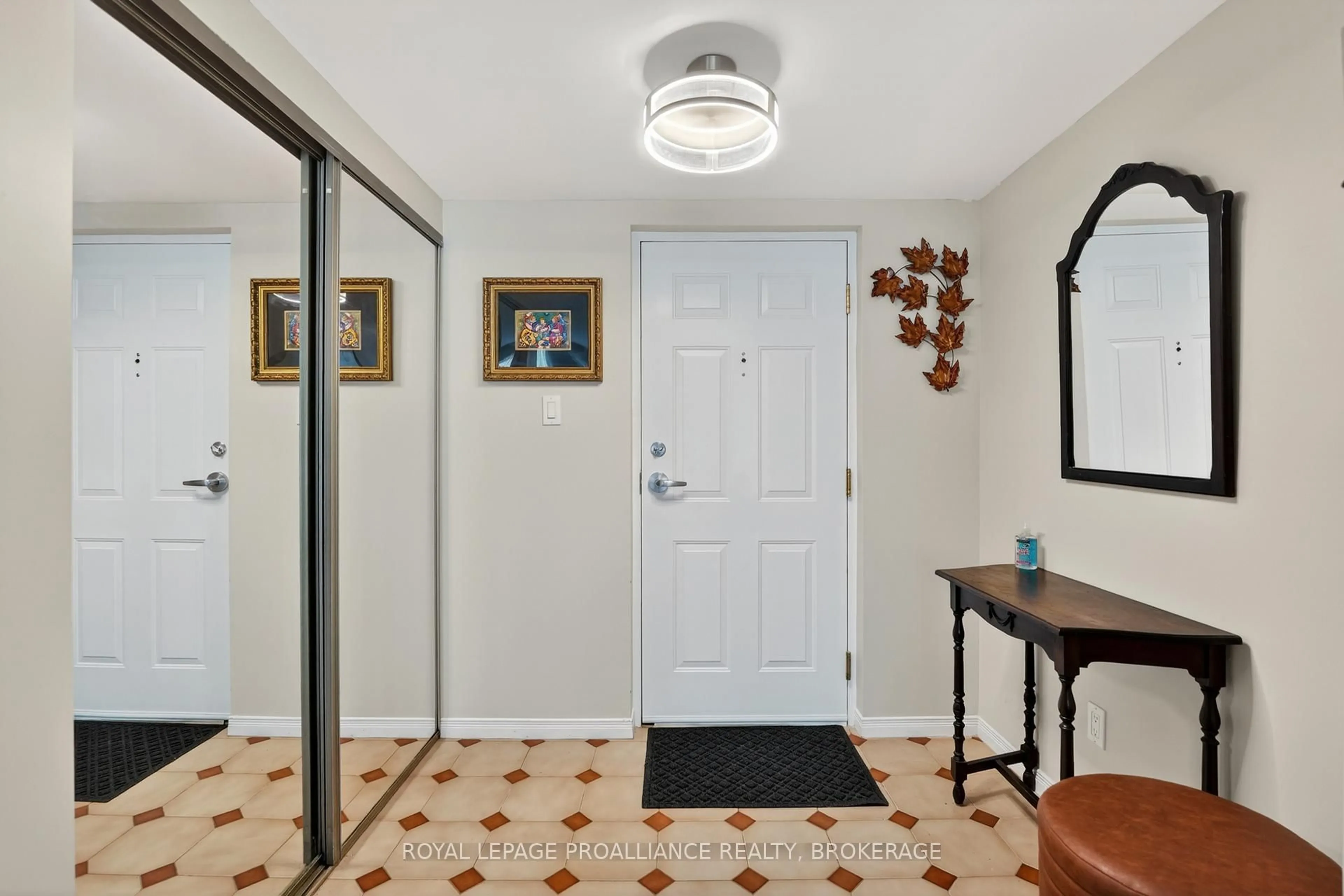 Indoor entryway for 257 Bath Rd #401, Kingston Ontario K7M 7T3