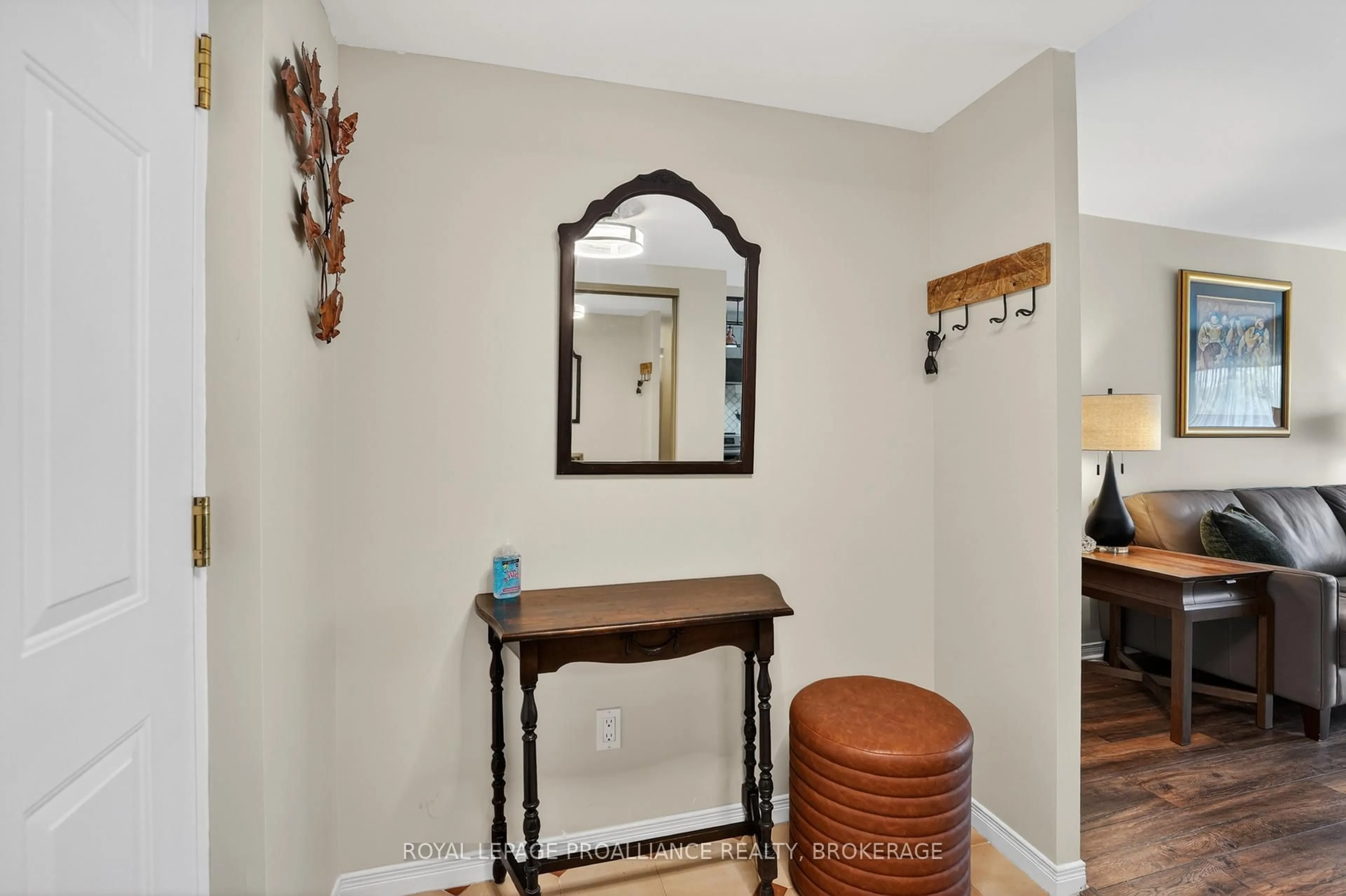 Indoor entryway for 257 Bath Rd #401, Kingston Ontario K7M 7T3