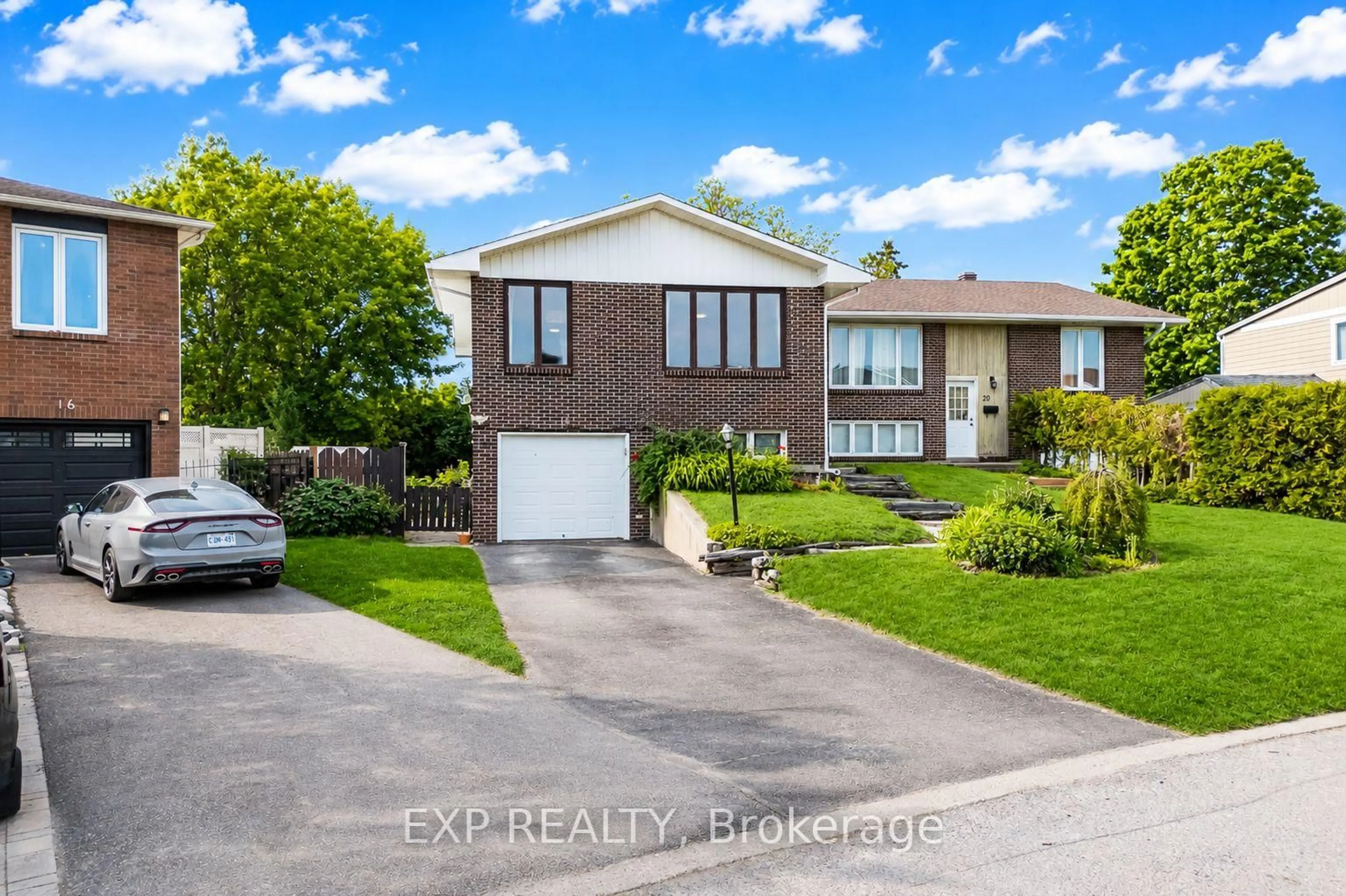 A pic from outside/outdoor area/front of a property/back of a property/a pic from drone, street for 18 Winlock Cres, Ottawa Ontario K2G 3X4