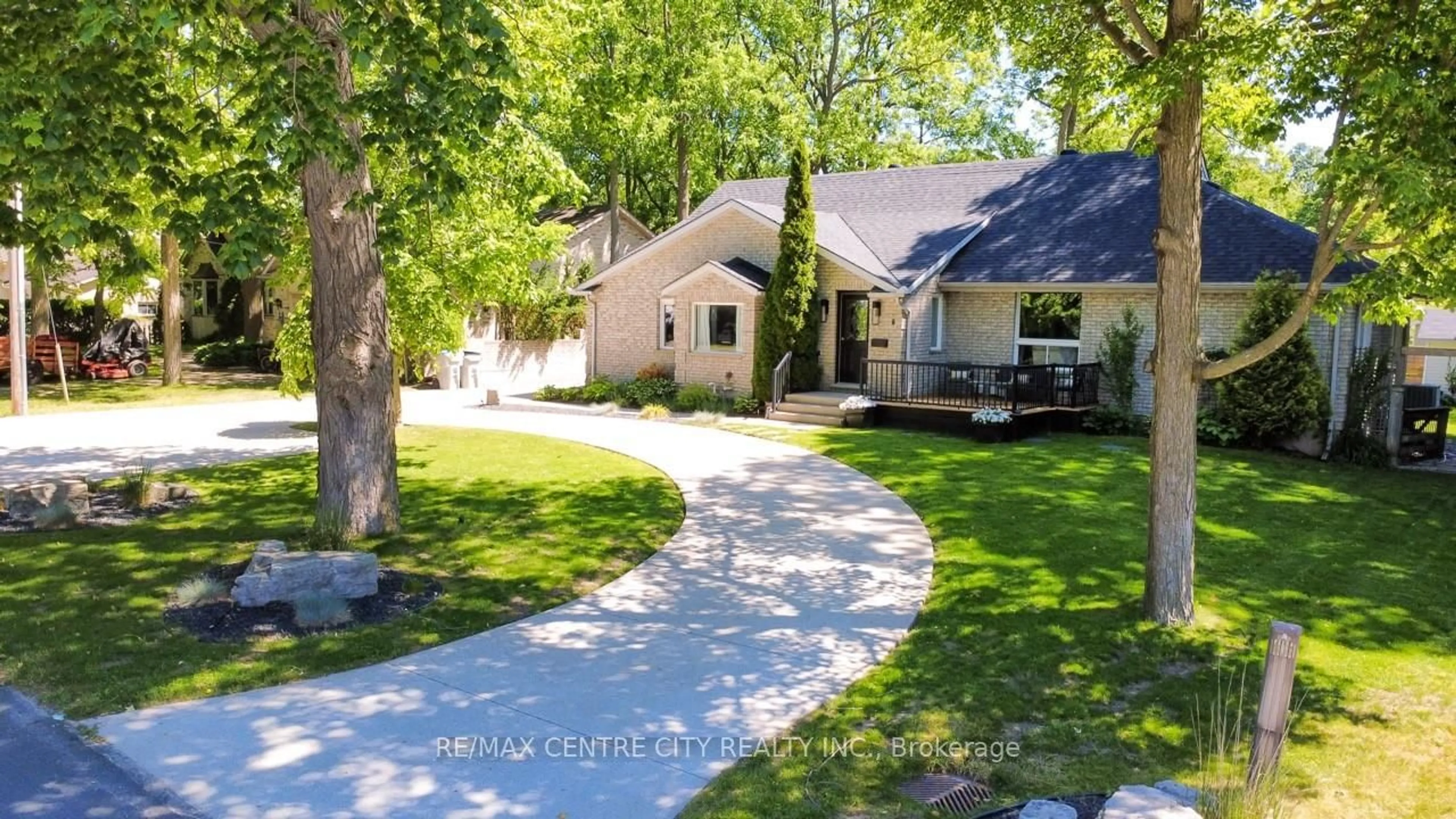 A pic from outside/outdoor area/front of a property/back of a property/a pic from drone, street for 6 Prince Albert St, Middlesex Centre Ontario N0L 1E0