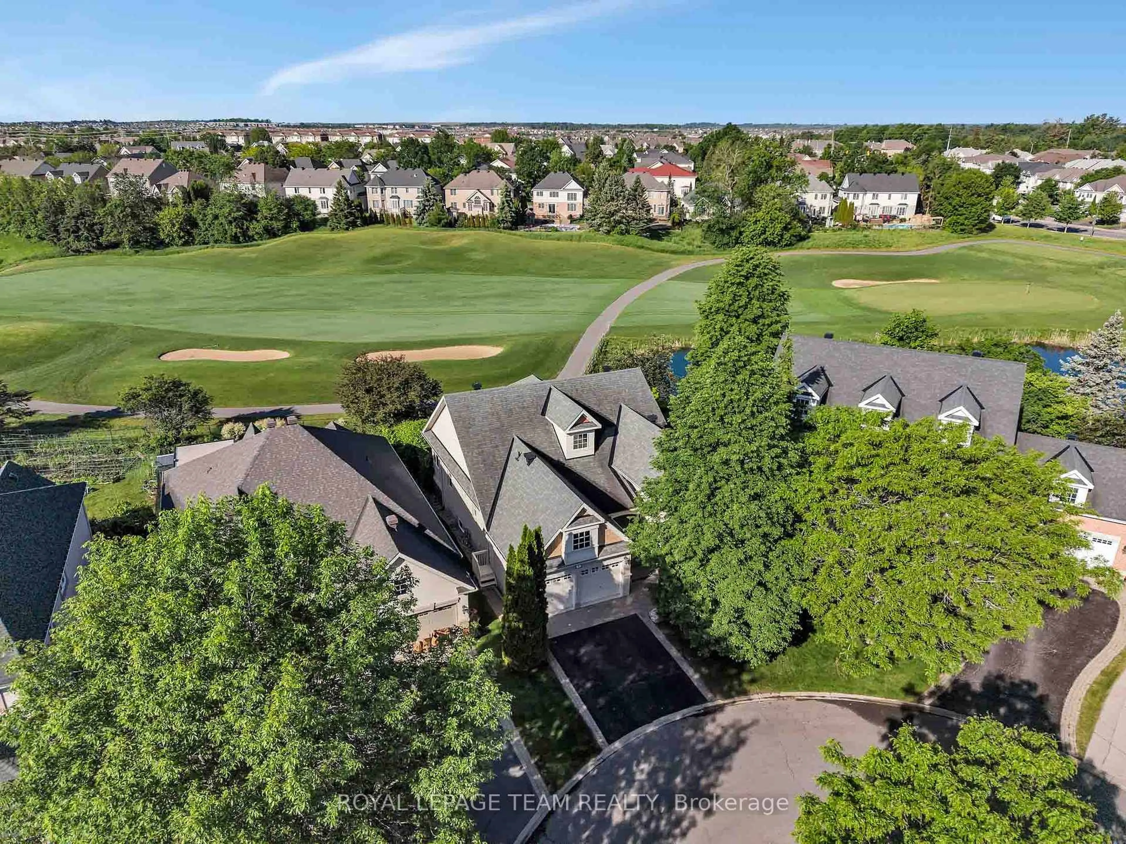 A pic from outside/outdoor area/front of a property/back of a property/a pic from drone, unknown for 32 Silverthorn Crt, Ottawa Ontario K2J 4Y2