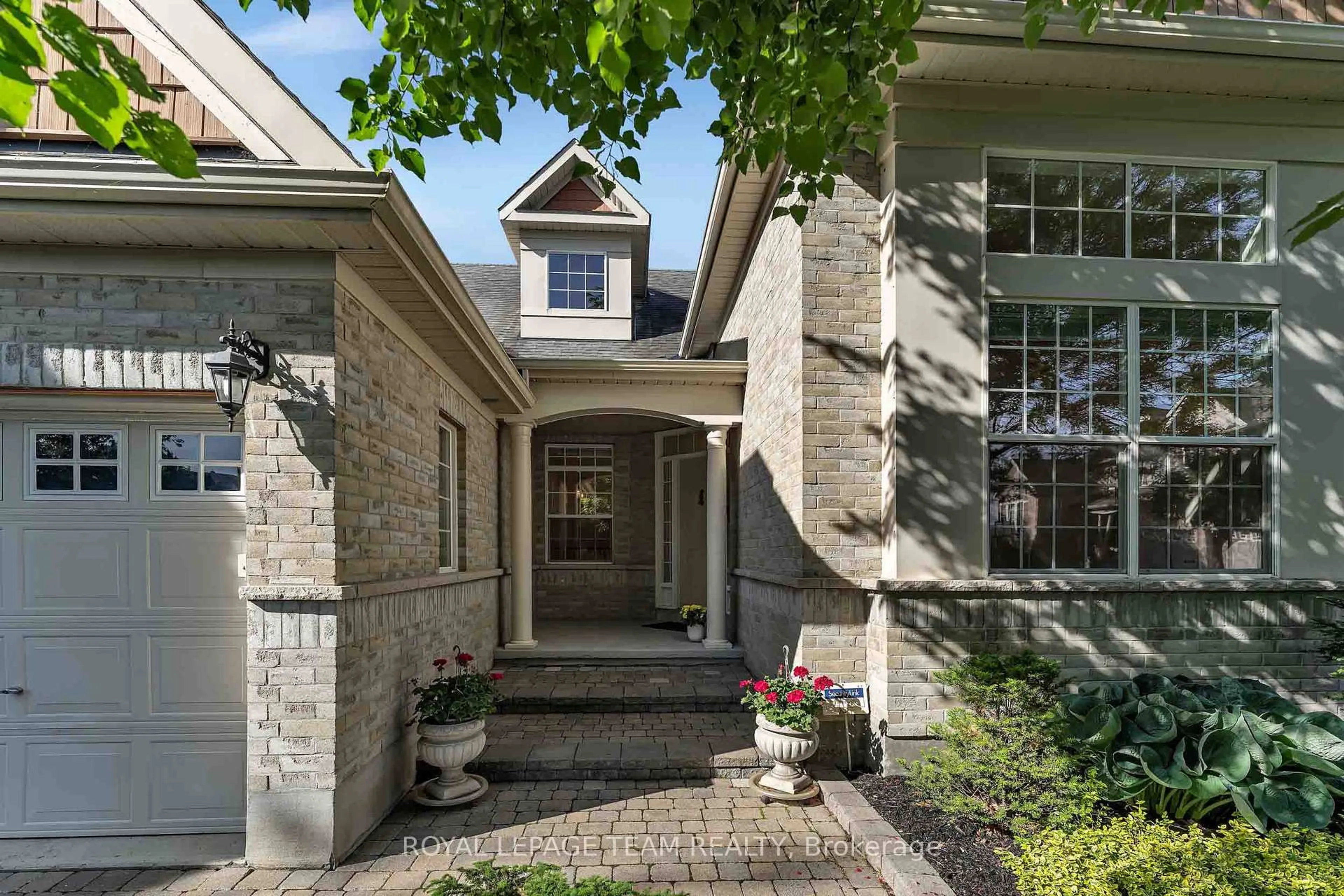 Home with brick exterior material, street for 32 Silverthorn Crt, Ottawa Ontario K2J 4Y2
