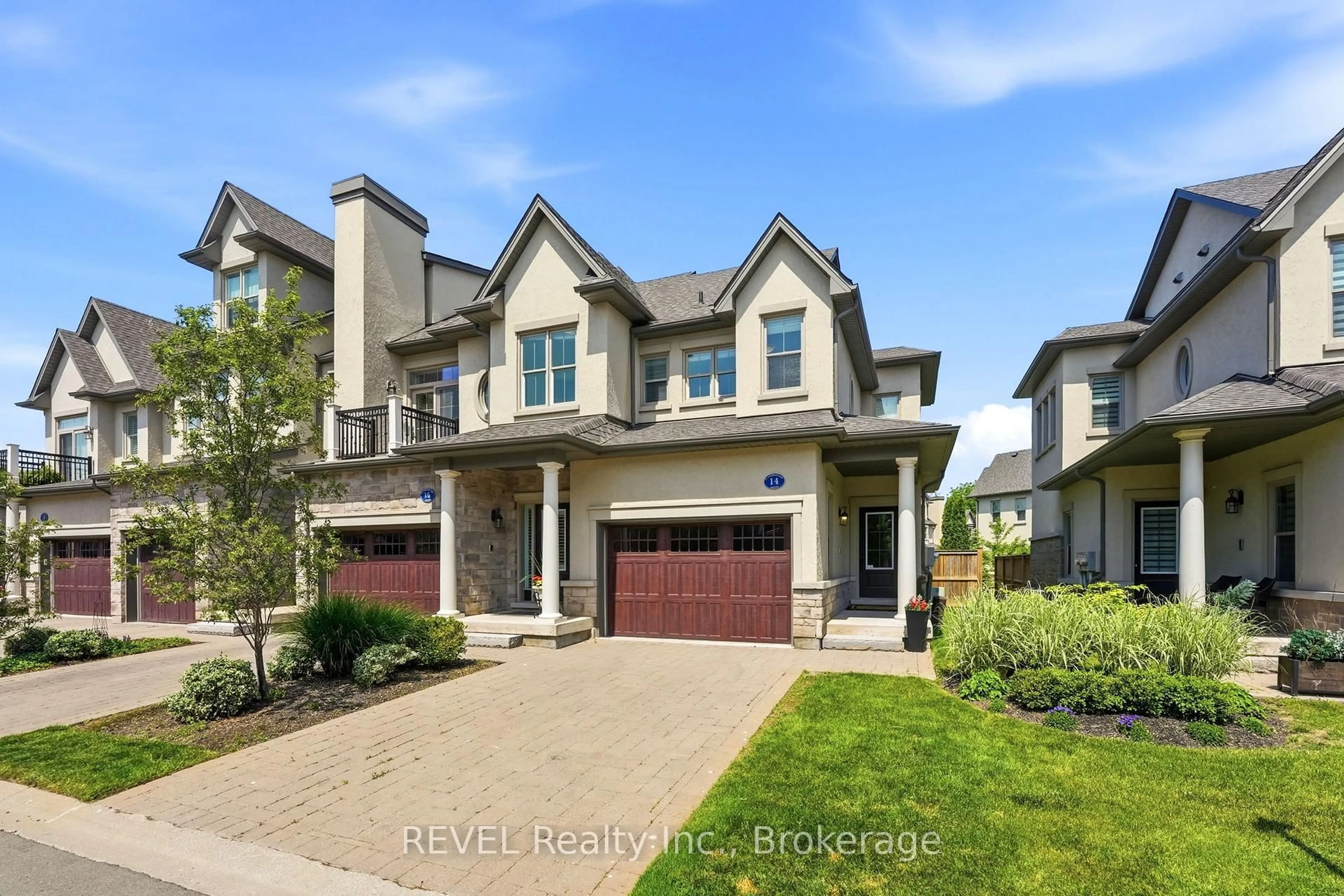 Home with brick exterior material, street for 14 St. Andrews Lane #S14, Niagara-on-the-Lake Ontario L0S 1J0