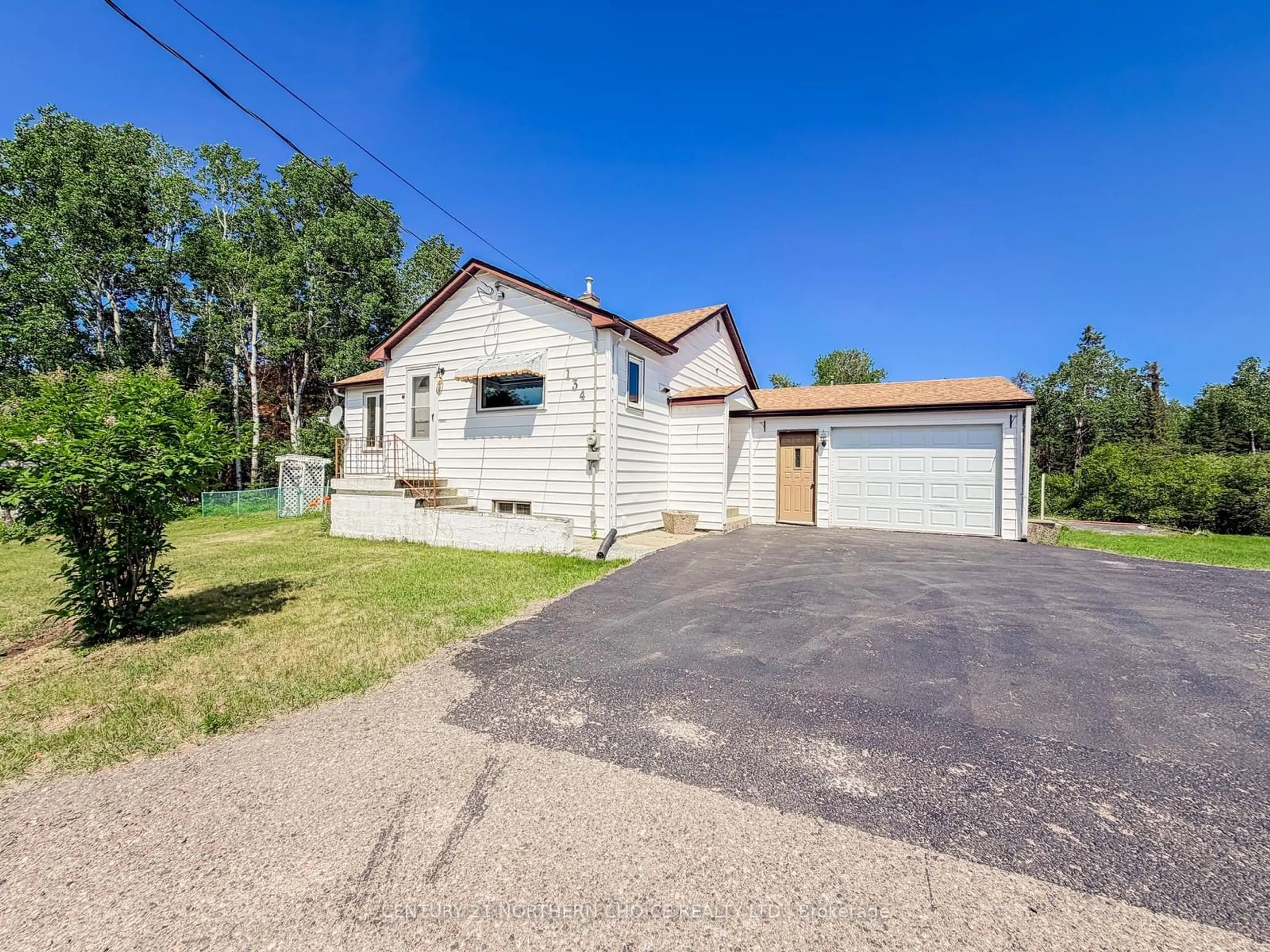 A pic from outside/outdoor area/front of a property/back of a property/a pic from drone, street for 134 Rabbit Lake Road, Kenora Ontario P9N 4L1