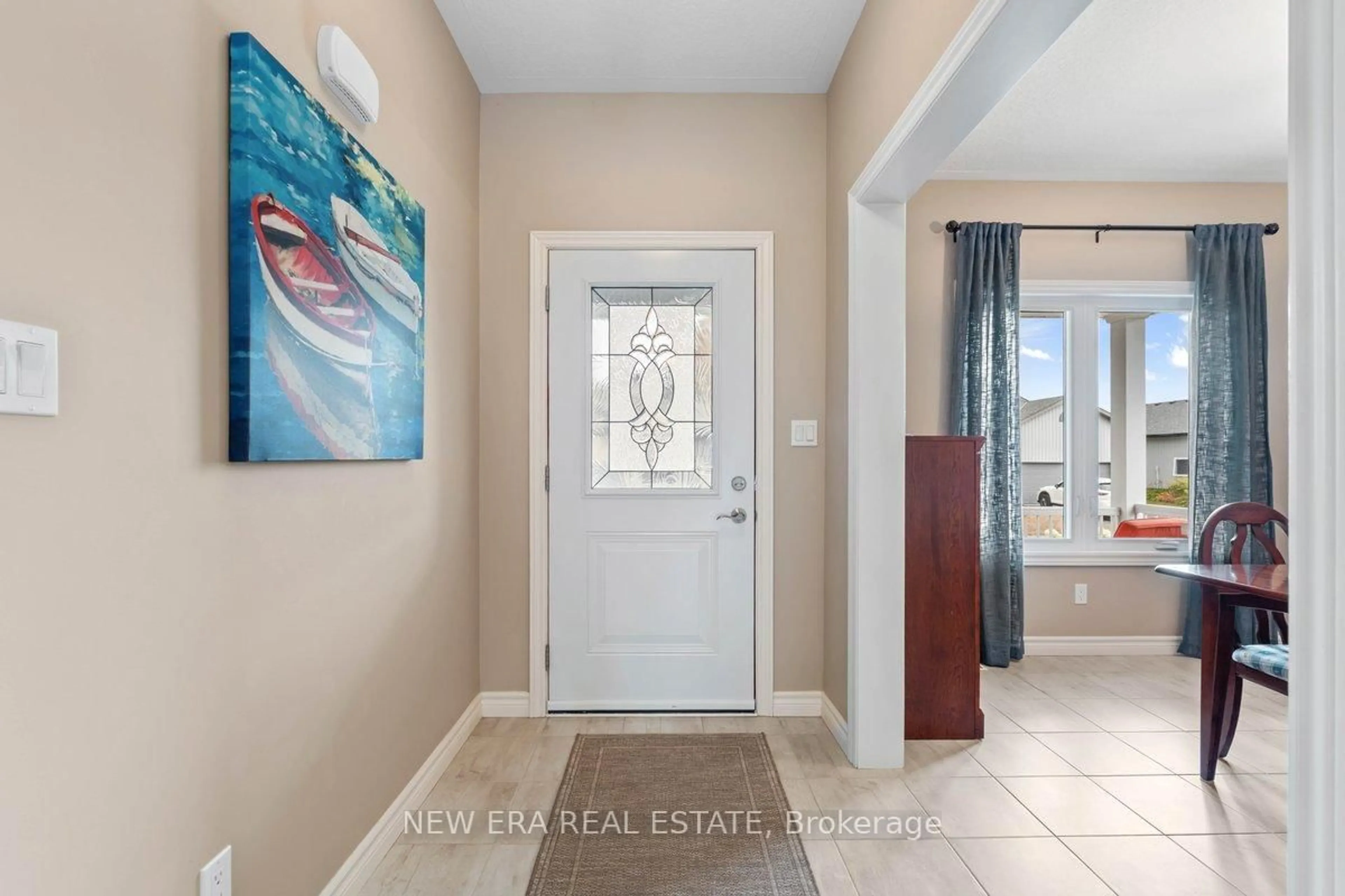 Indoor entryway for 17 Dorchester Dr, Prince Edward County Ontario K0K 3L0