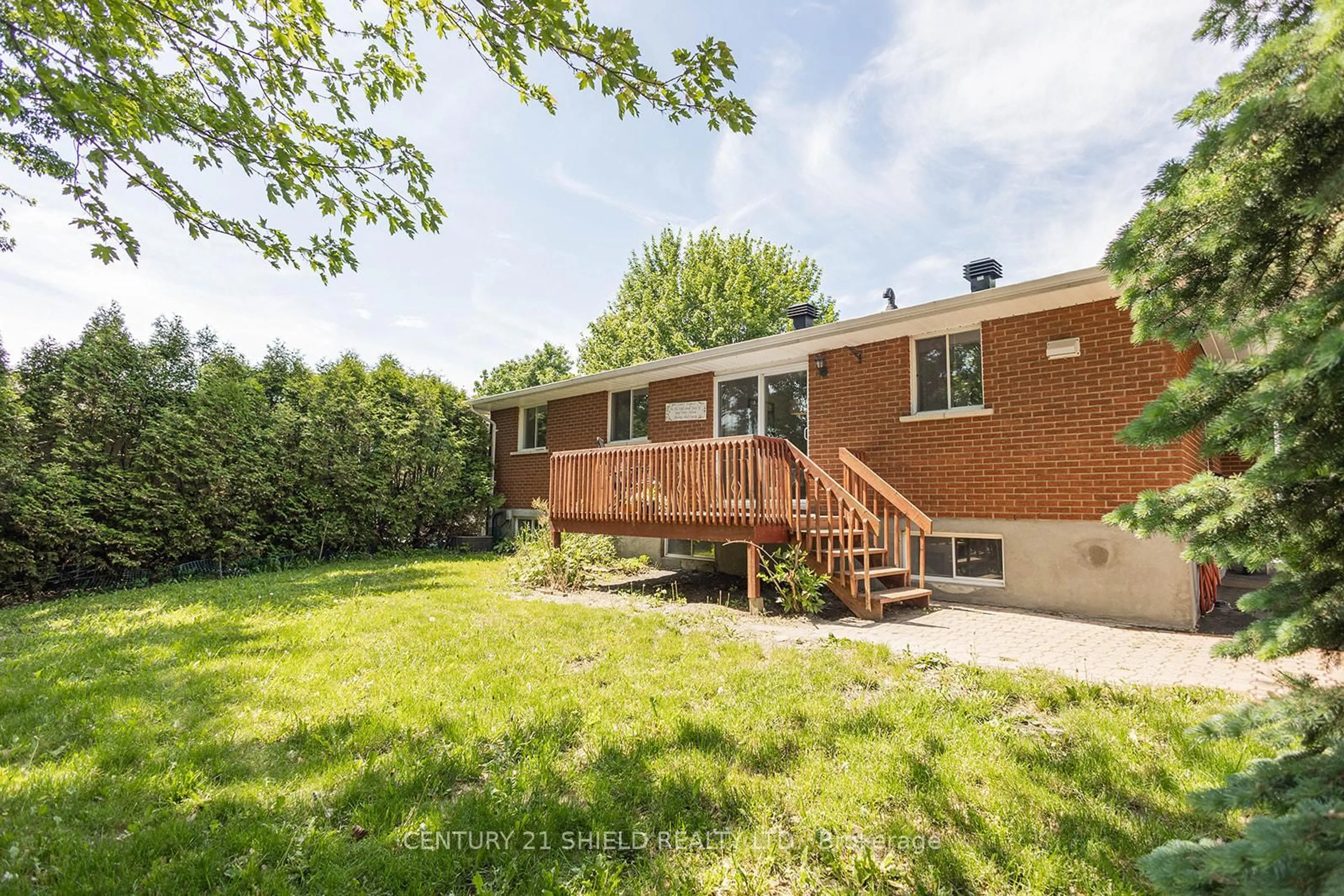 Patio, street for 66 Valecrest Dr, Cornwall Ontario K6H 6E1