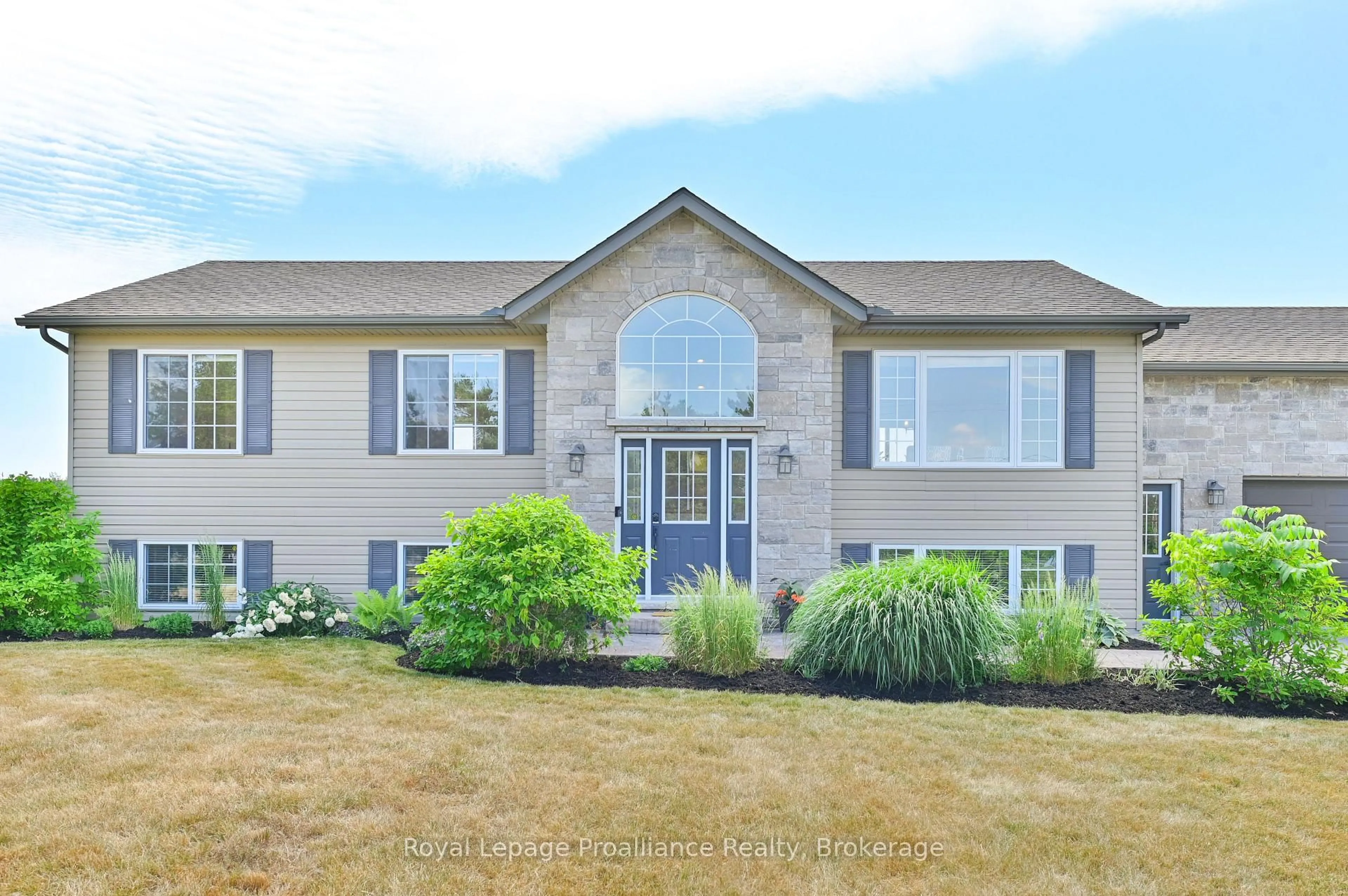 Home with vinyl exterior material, unknown for 3471 County 3 Rd, Prince Edward County Ontario K0K 1L0