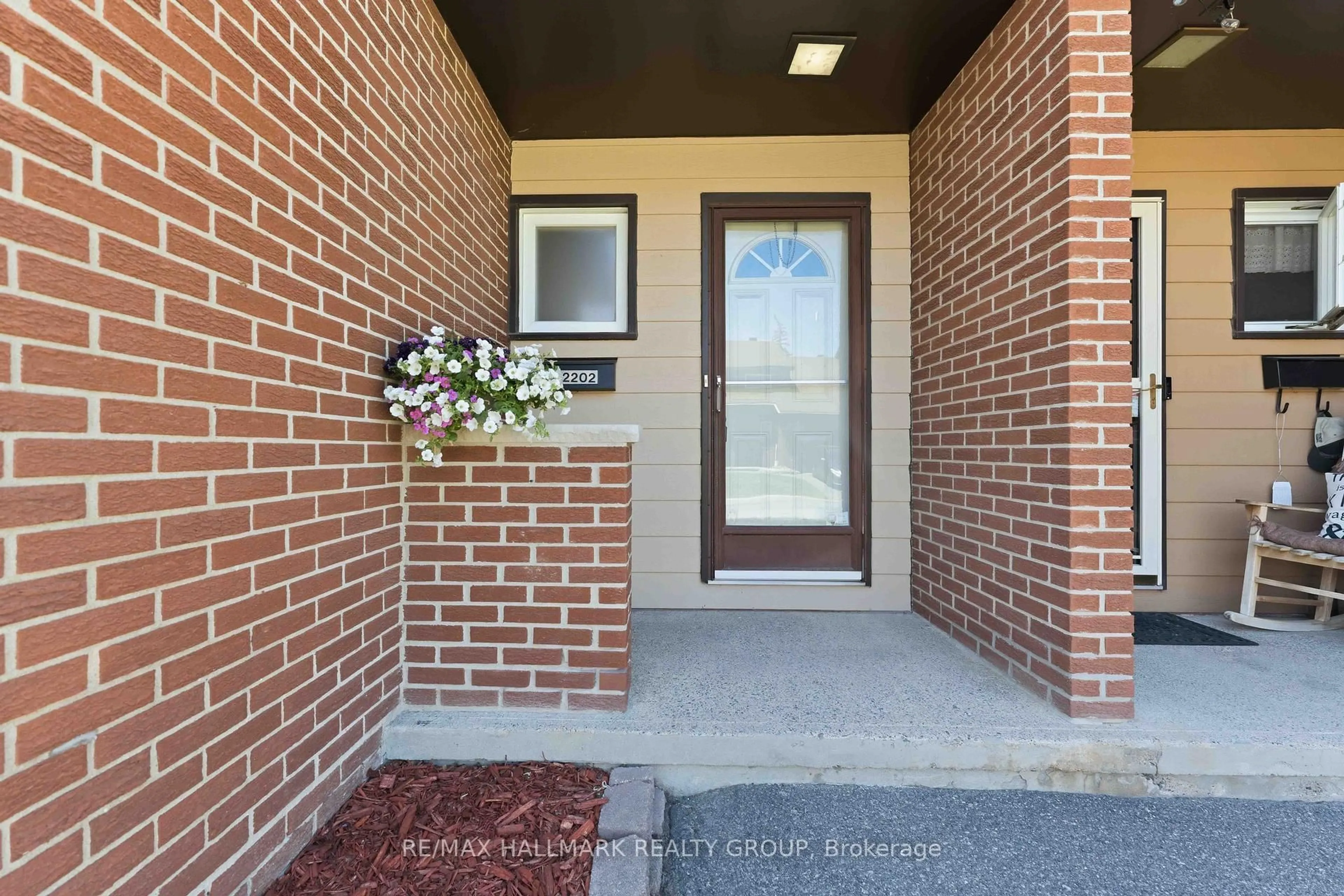 Indoor entryway for 2202 Orient Park Dr #48, Ottawa Ontario K1B 4W2