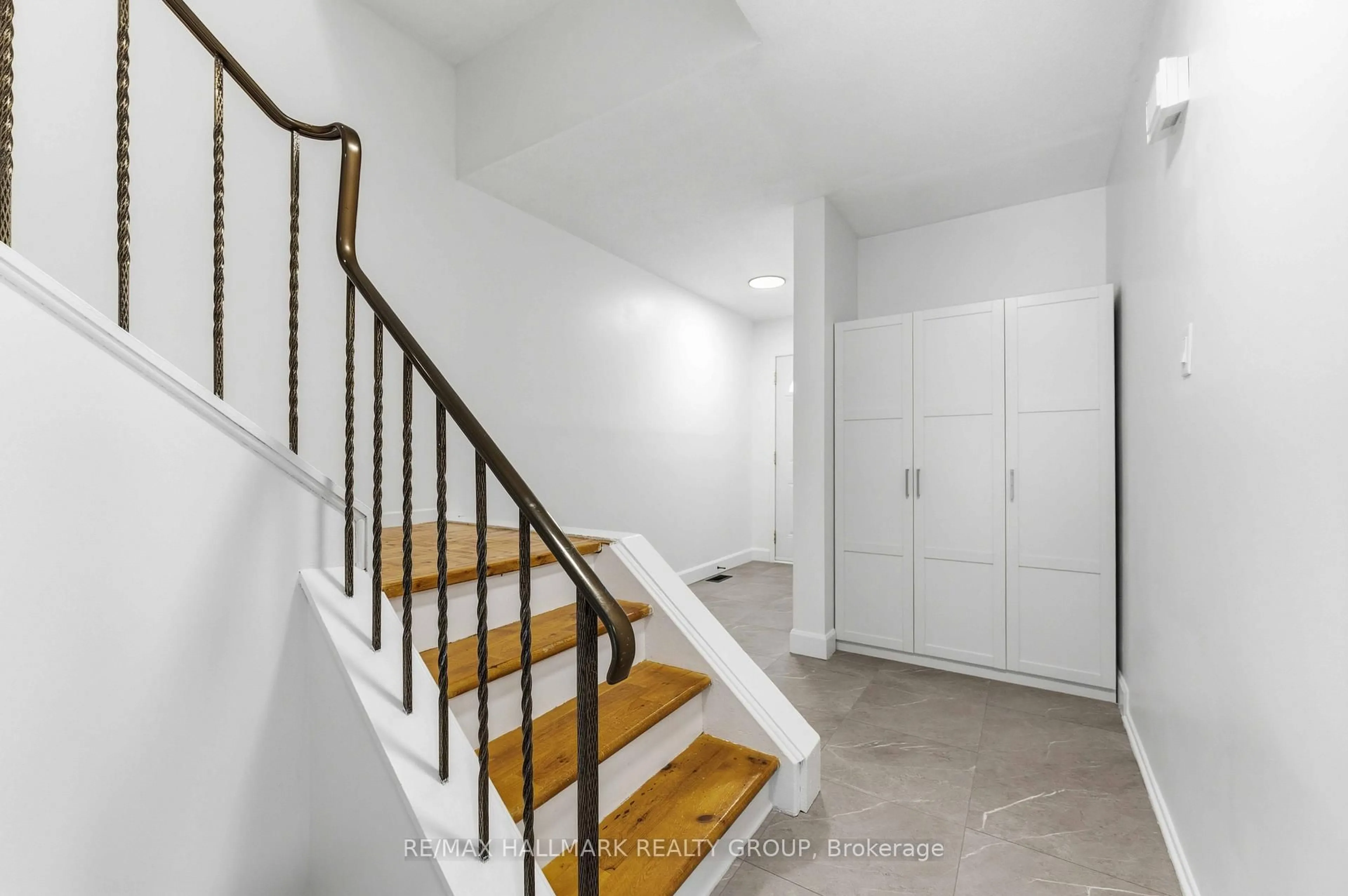 Unknown for 2202 Orient Park Dr #48, Ottawa Ontario K1B 4W2