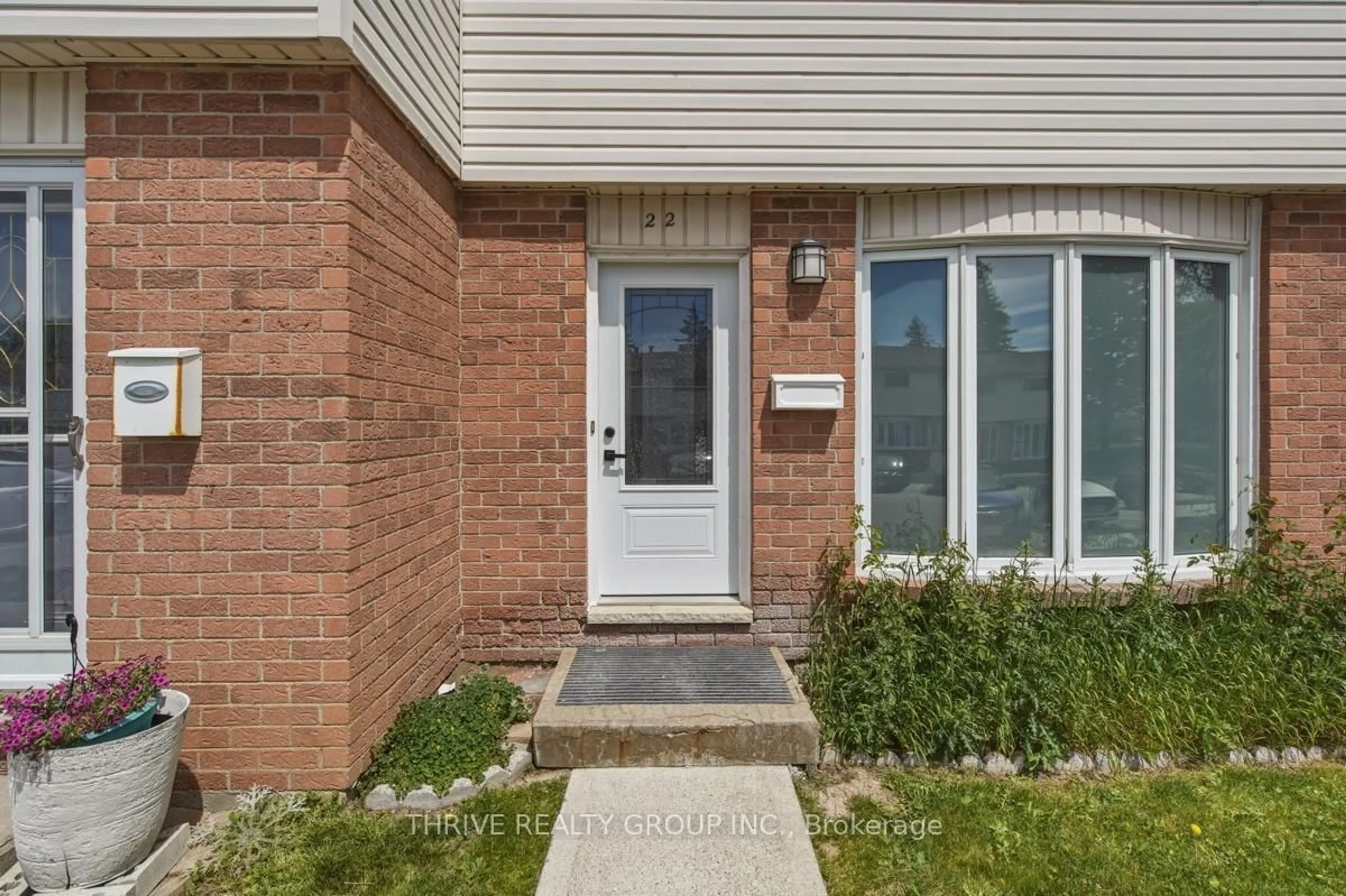 Indoor entryway for 700 Exeter Rd #22, London South Ontario N6E 1L2