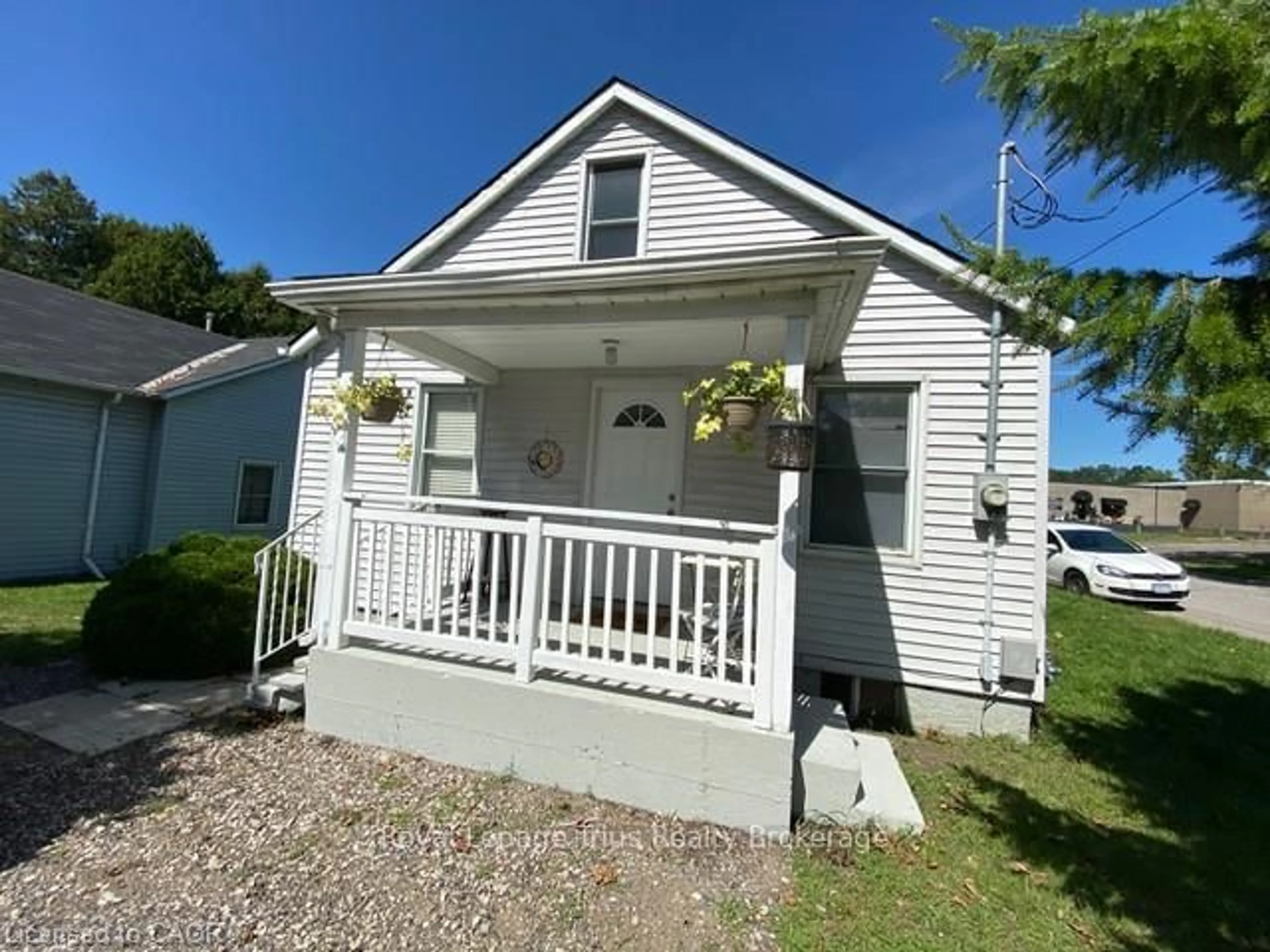 Home with vinyl exterior material, street for 13 Second Ave, Norfolk Ontario N3Y 2N8