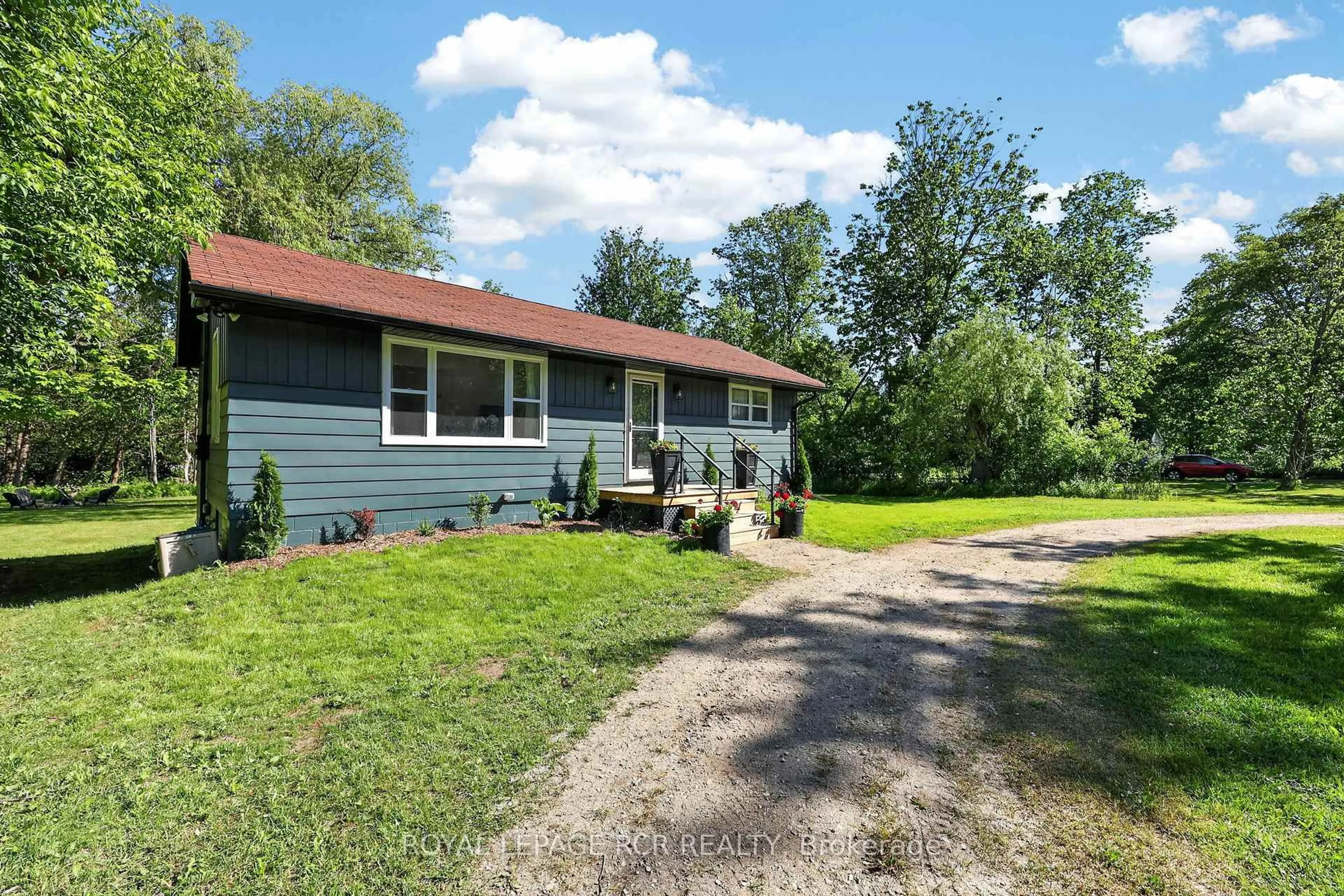 A pic from outside/outdoor area/front of a property/back of a property/a pic from drone, unknown for 308451 Hockley Rd, Mono Ontario L9W 2Z2