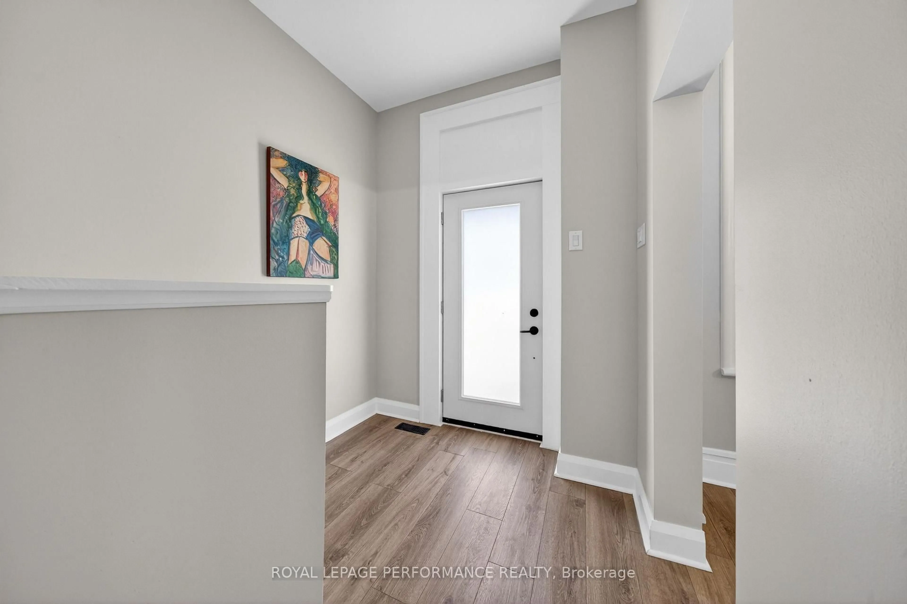 Indoor entryway for 81 Princess St, Almonte Ontario K0A 1A0