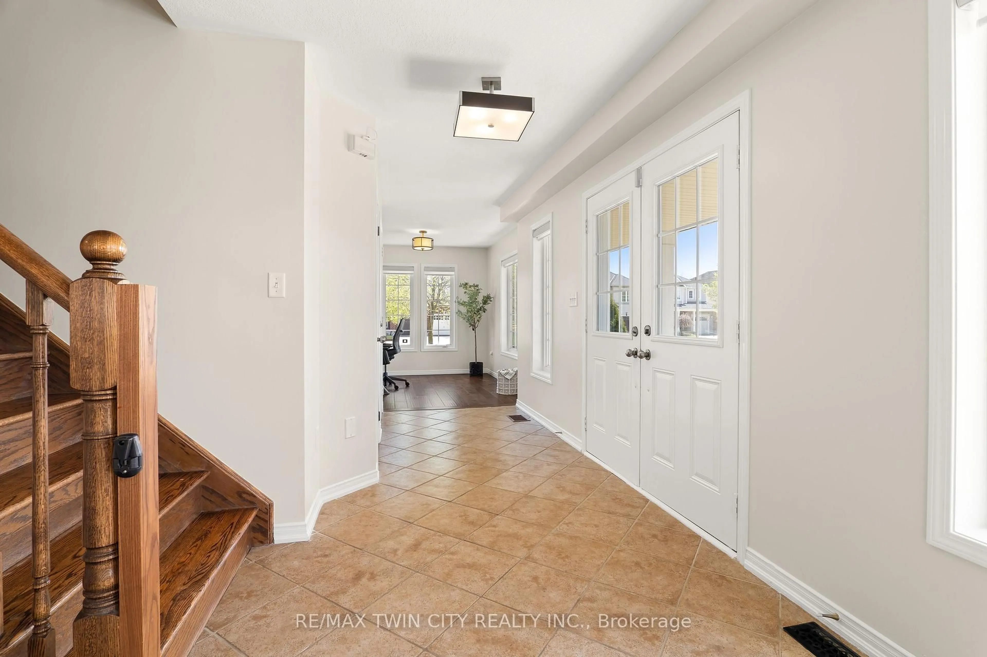 Indoor entryway for 148 Norwich Rd, Woolwich Ontario N0B 1M0