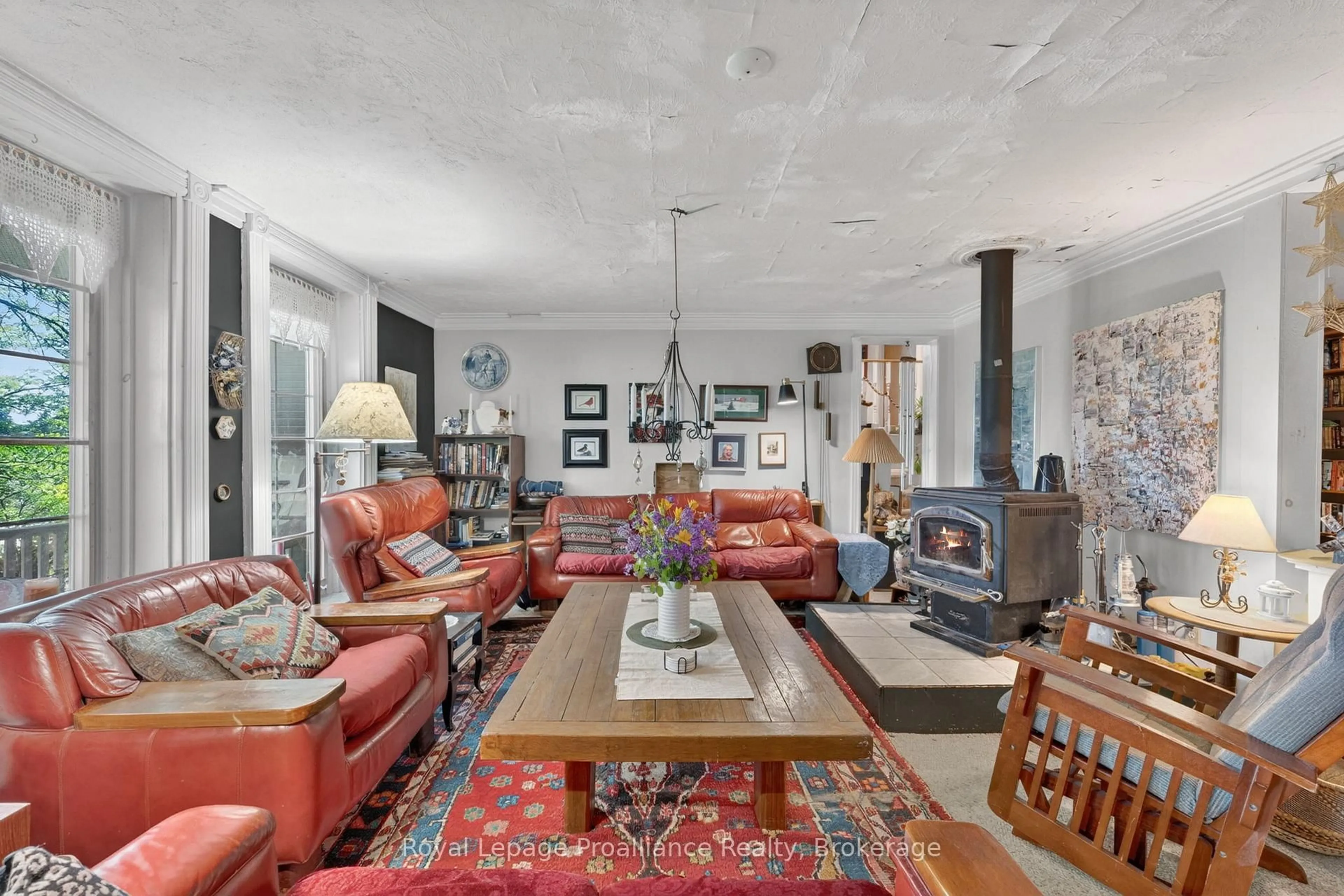 Living room with furniture, unknown for 98 Frankford Rd, Quinte West Ontario K0K 2B0
