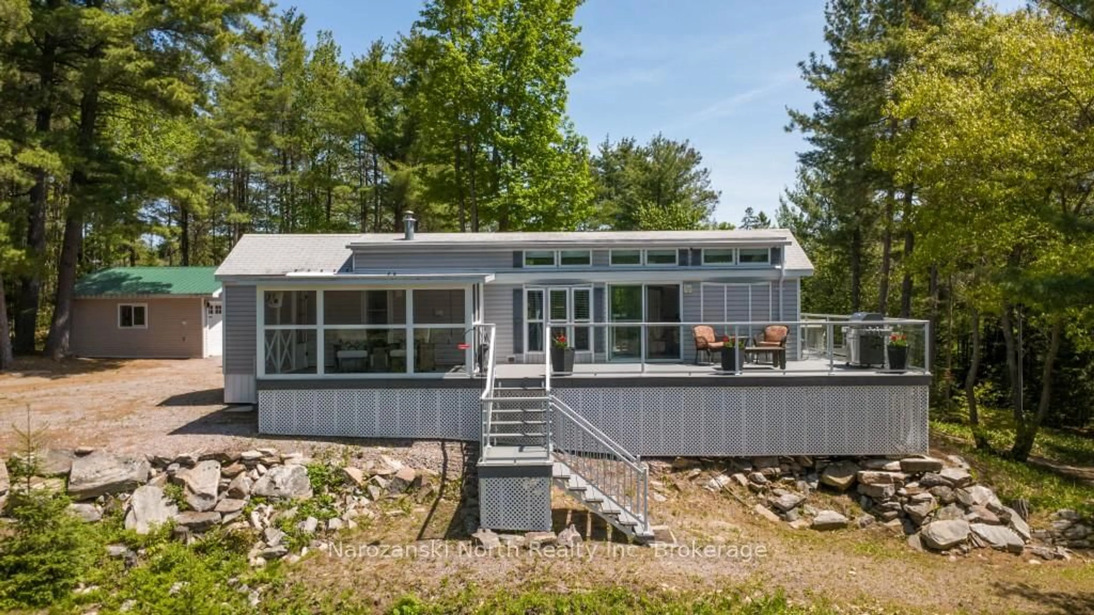 Home with vinyl exterior material, water/lake/river/ocean view for 385 forest hill Rd, French River Ontario P0M 2K0