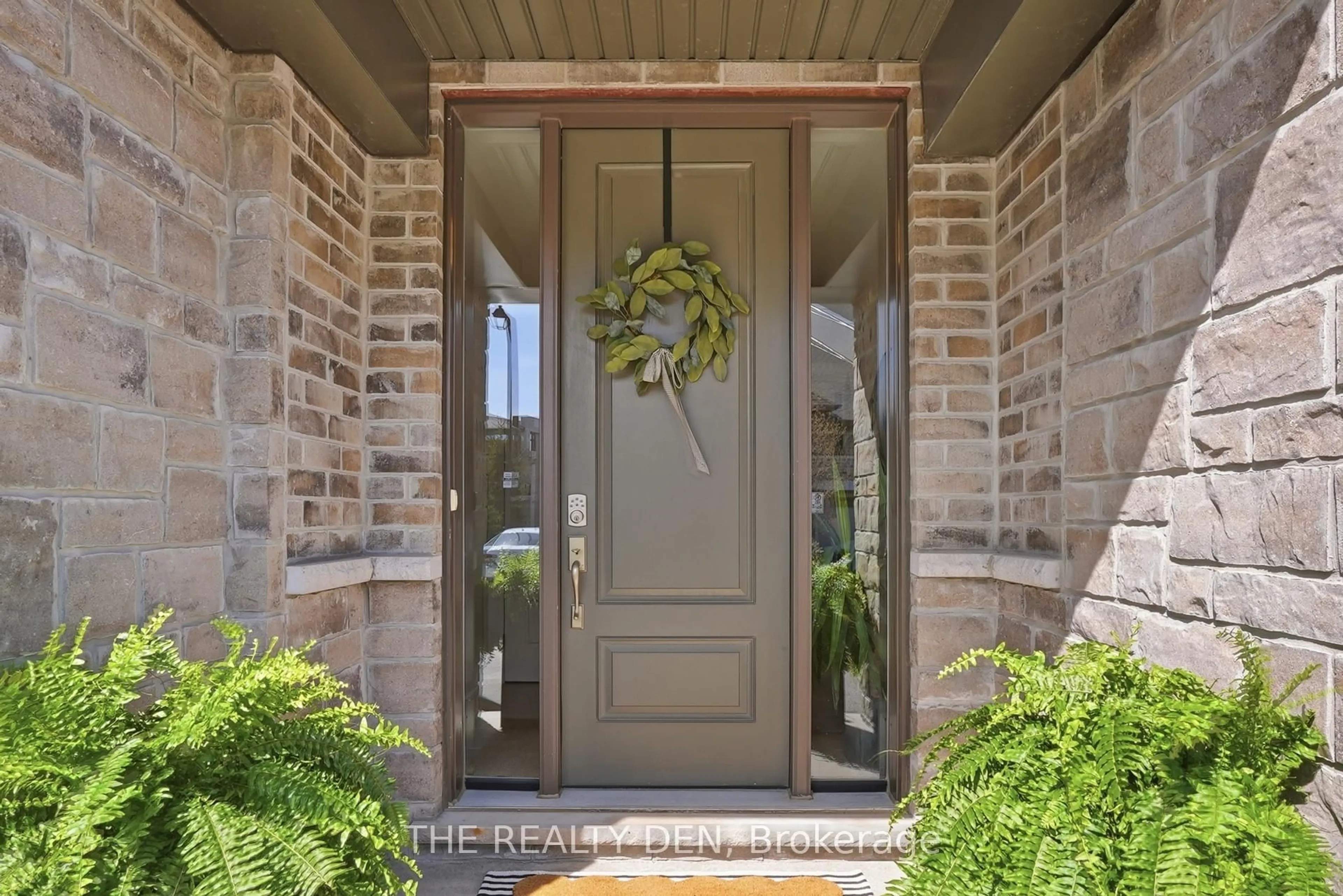 Indoor entryway for 271 Grey Silo Rd #29, Waterloo Ontario N2K 0E9