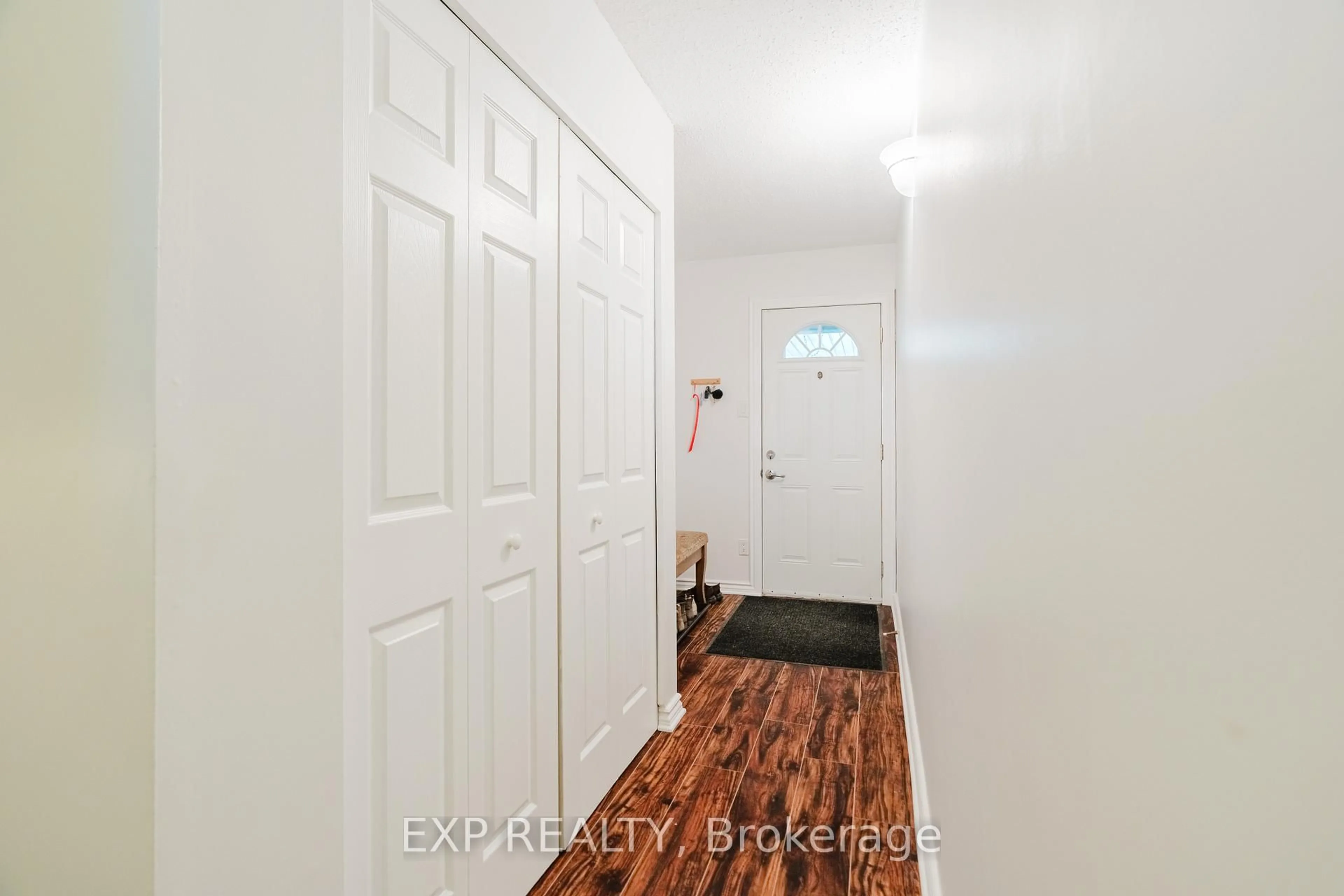 Indoor entryway for 3415 Uplands Dr #53, Ottawa Ontario K1V 9N4
