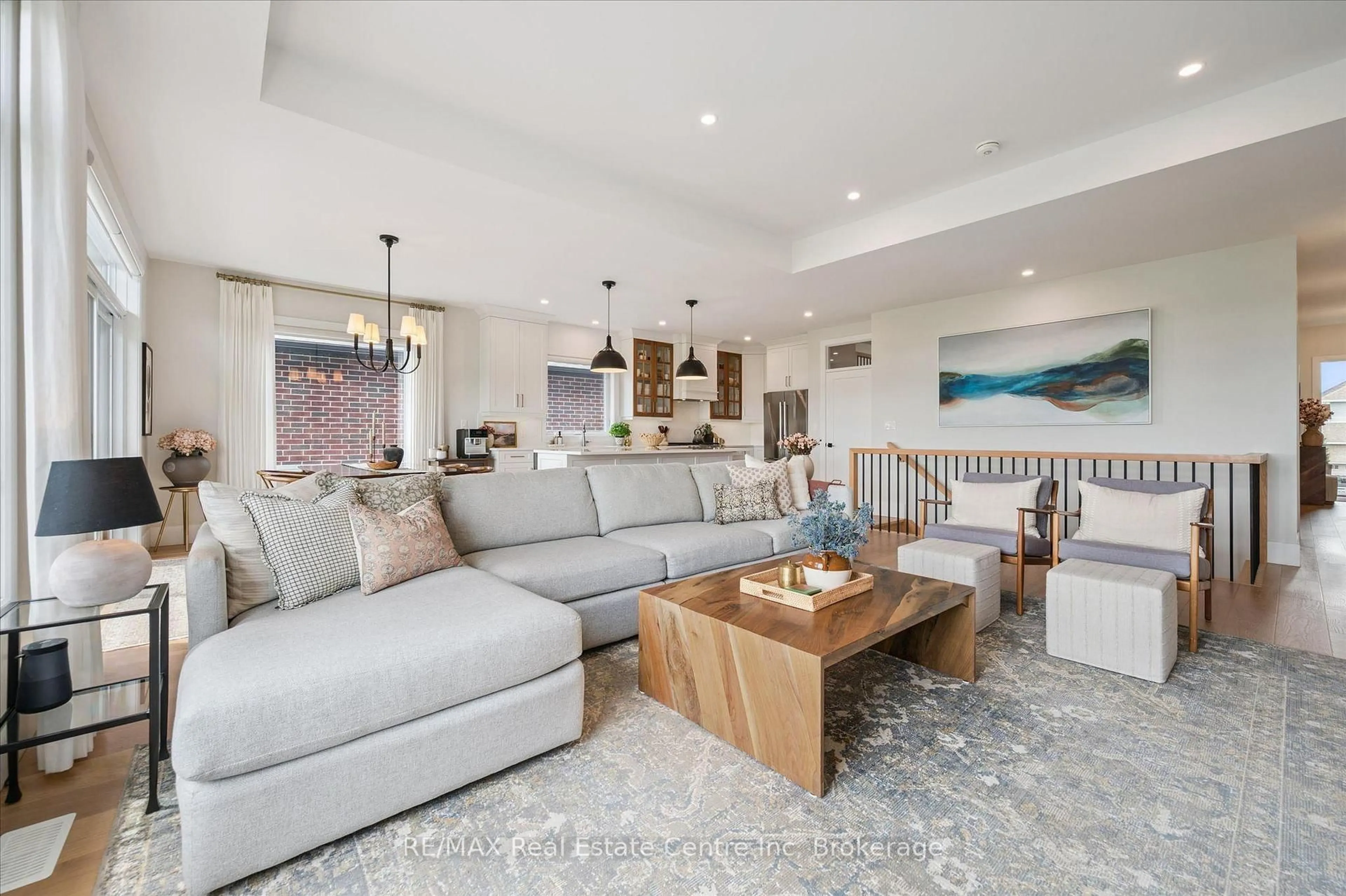 Living room with furniture, unknown for 122 Ridgeview Dr, Mapleton Ontario N0G 1P0