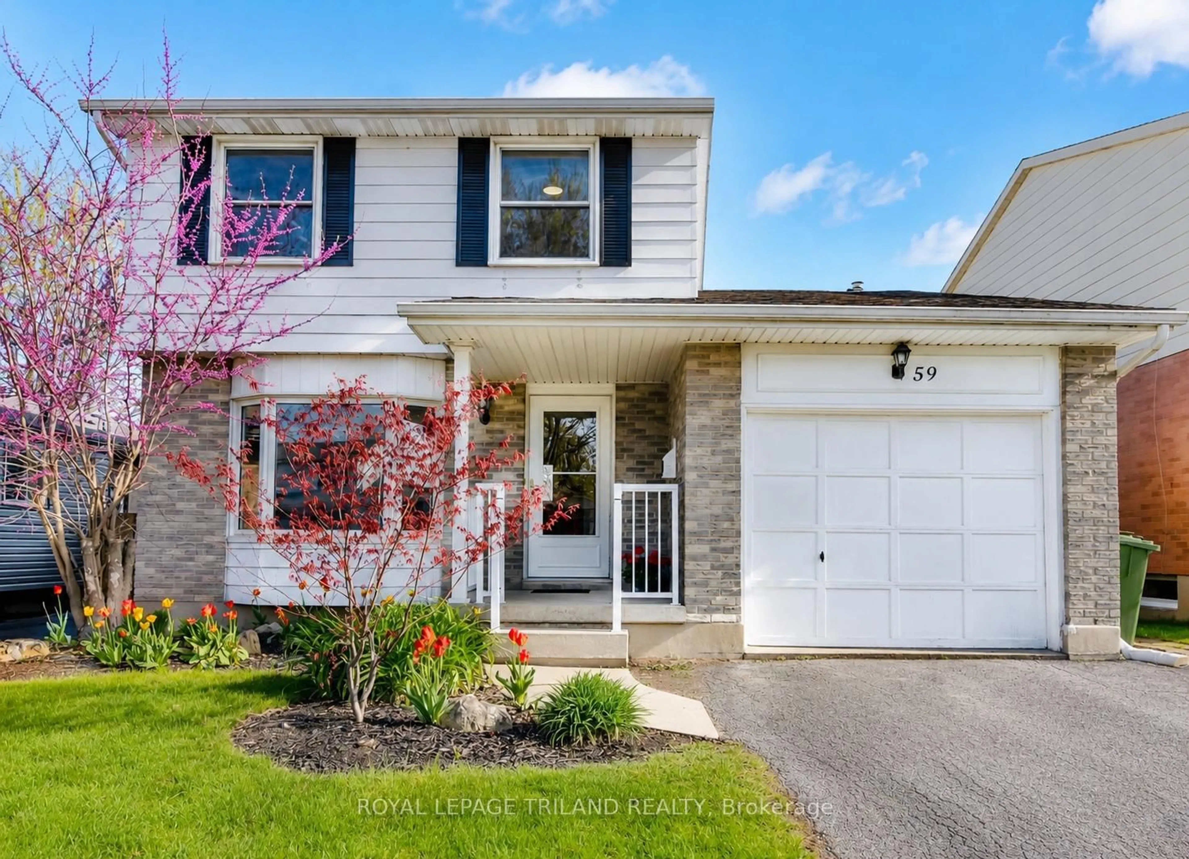 Home with vinyl exterior material, street for 59 VANIER Pl, St. Thomas Ontario N5R 5S4