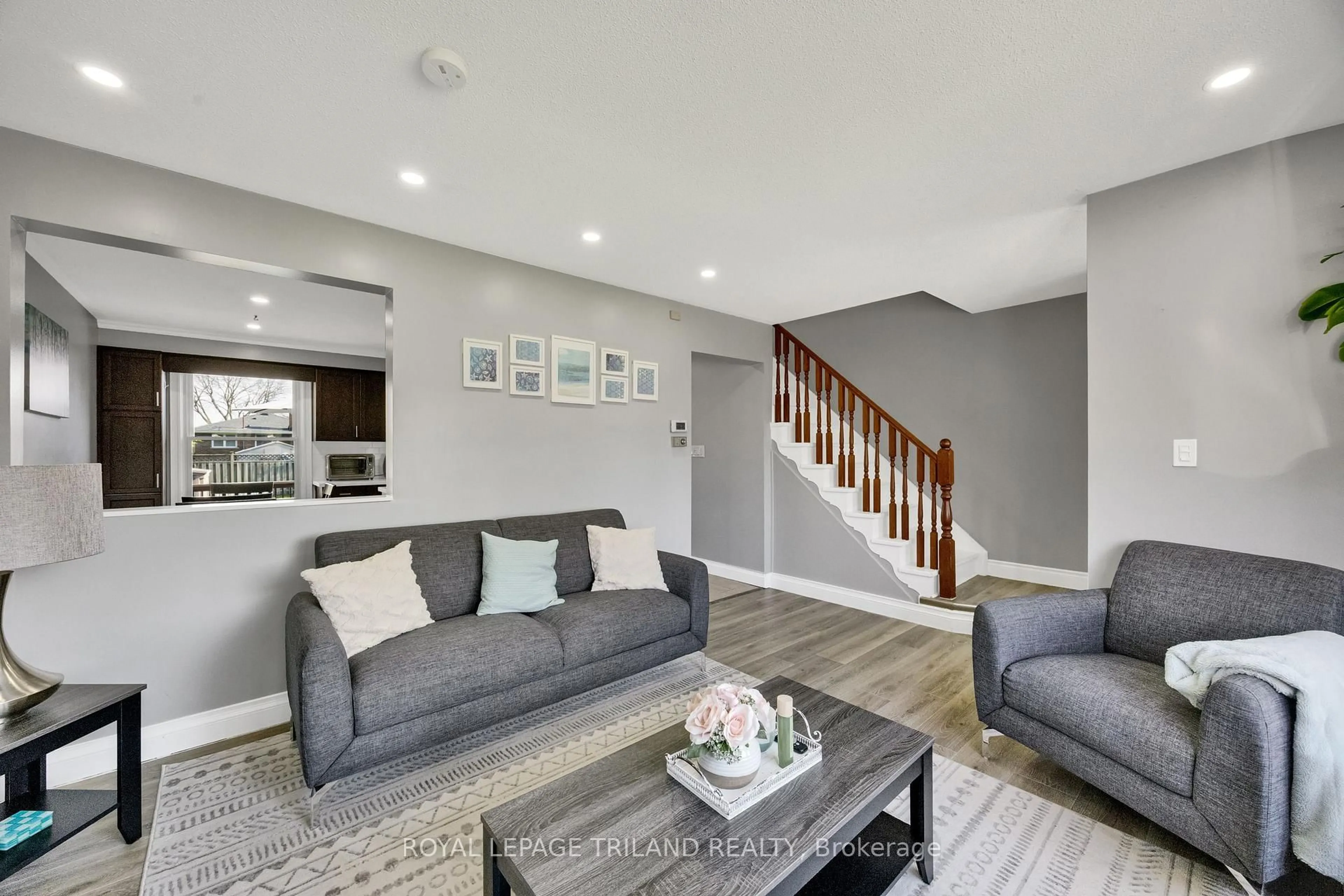 Living room with furniture, unknown for 59 VANIER Pl, St. Thomas Ontario N5R 5S4