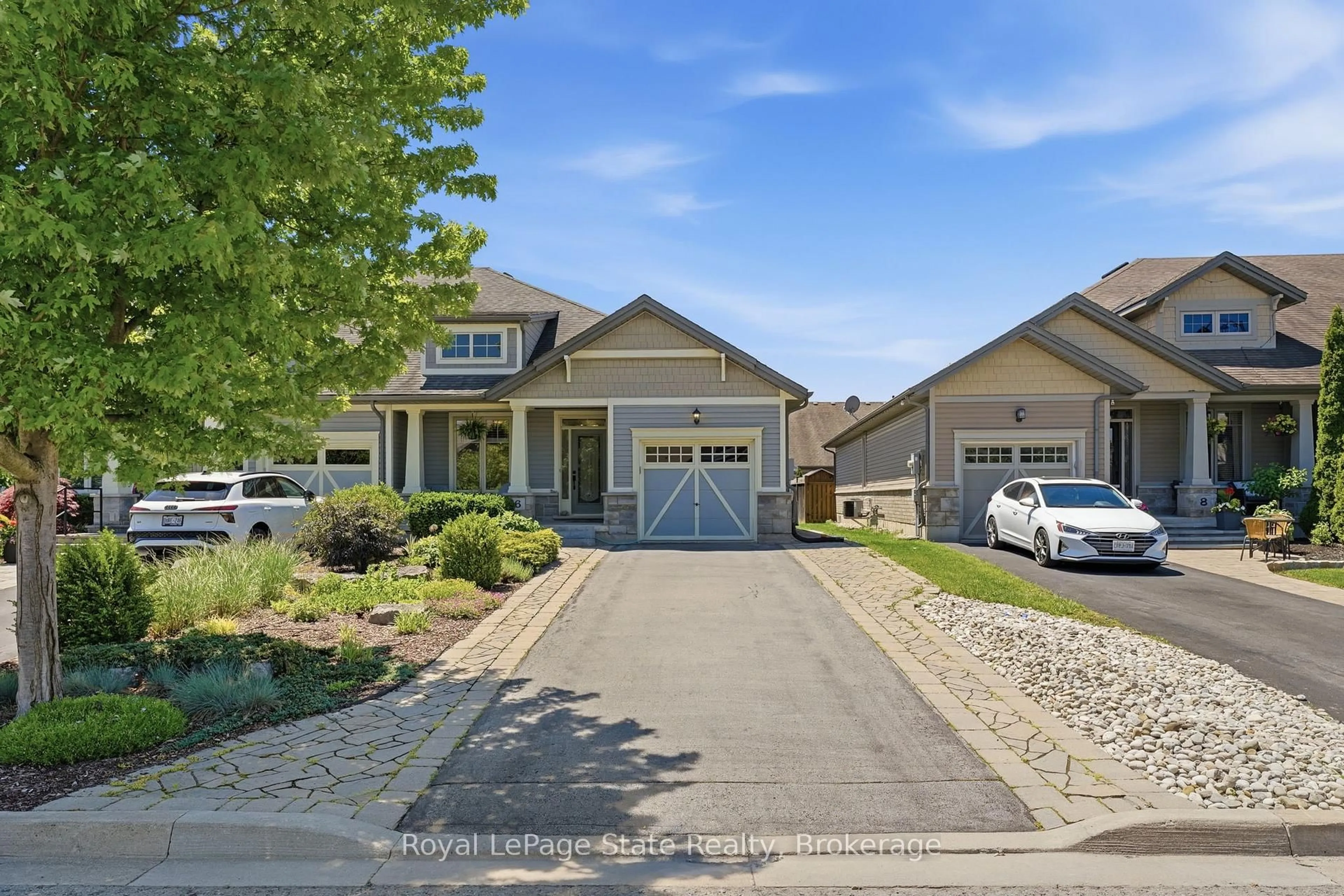 A pic from outside/outdoor area/front of a property/back of a property/a pic from drone, street for 6 Manorwood Dr, West Lincoln Ontario L0R 2A0