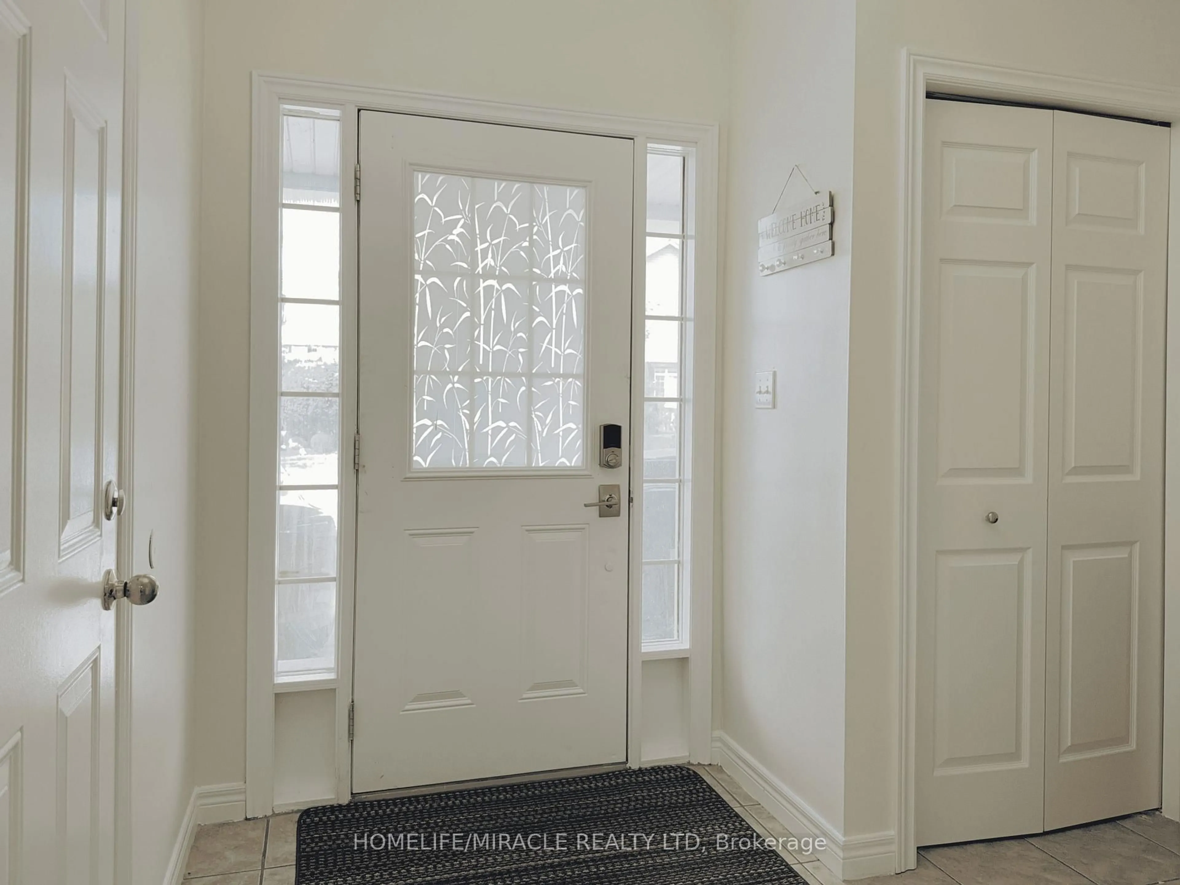 Indoor entryway for 78 Colton Circ, Kitchener Ontario N2A 4K4