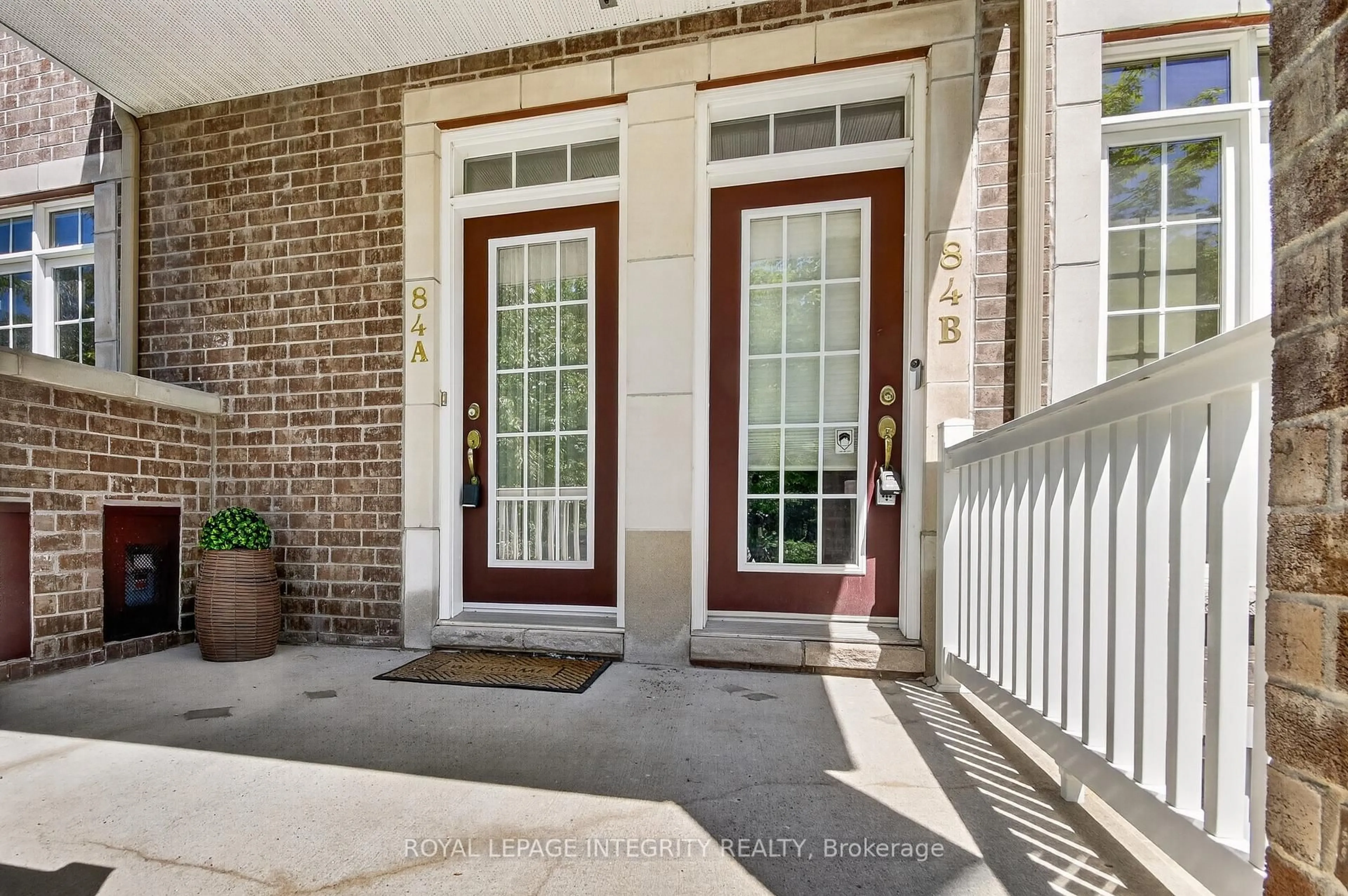 Indoor entryway for 84 STONEHAVEN Dr #A, Ottawa Ontario K2M 0C1