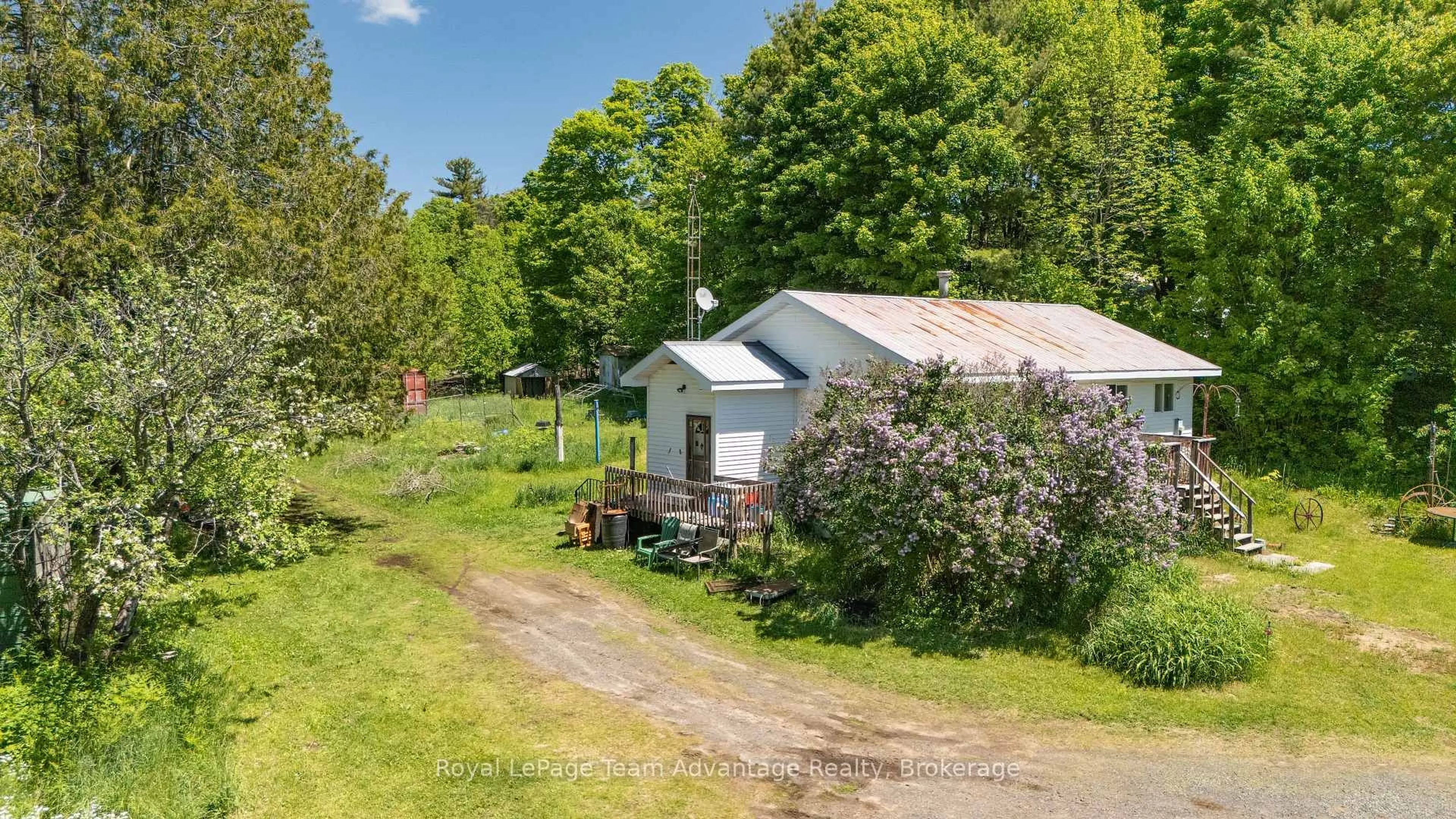 A pic from outside/outdoor area/front of a property/back of a property/a pic from drone, street for 5 Hoddy's Side Rd, McDougall Ontario P2A 2W9