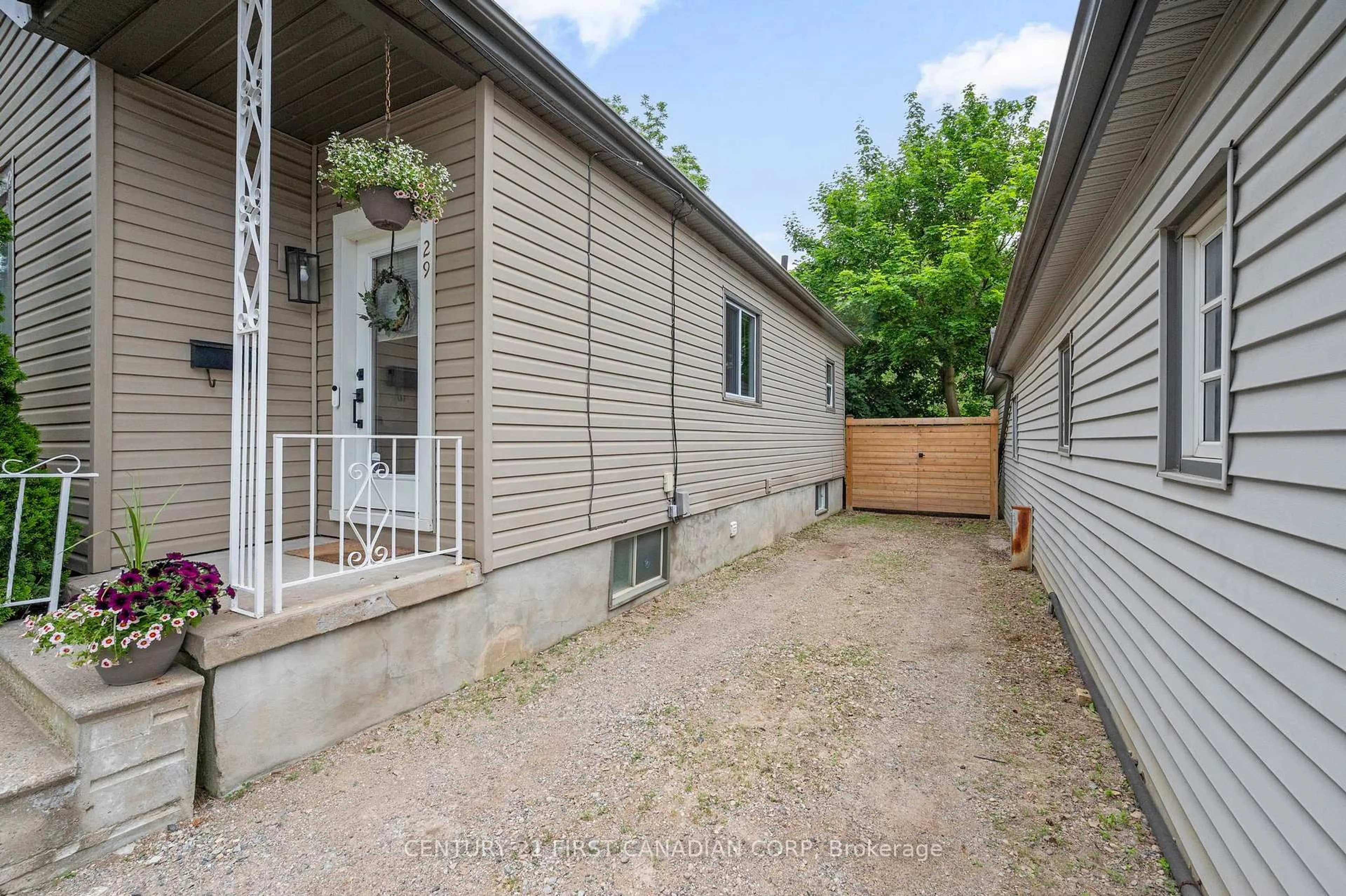 Patio, street for 29 Weston St, London South Ontario N6C 1R2