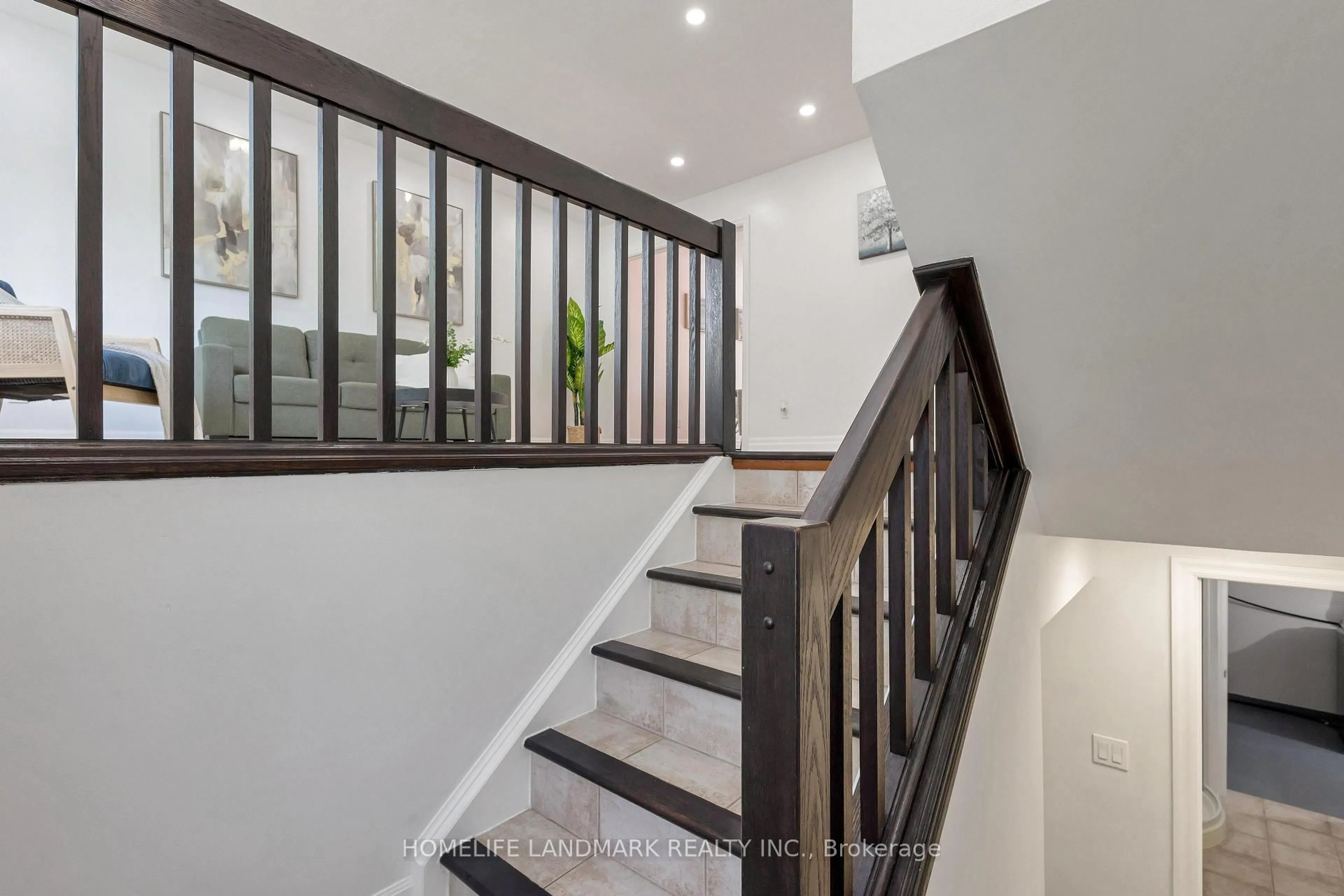 Stairs for 72 PINEMEADOW Cres, Waterloo Ontario N2T 1A7