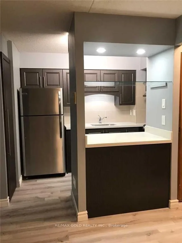 30 Hickory St #111, Waterloo 5