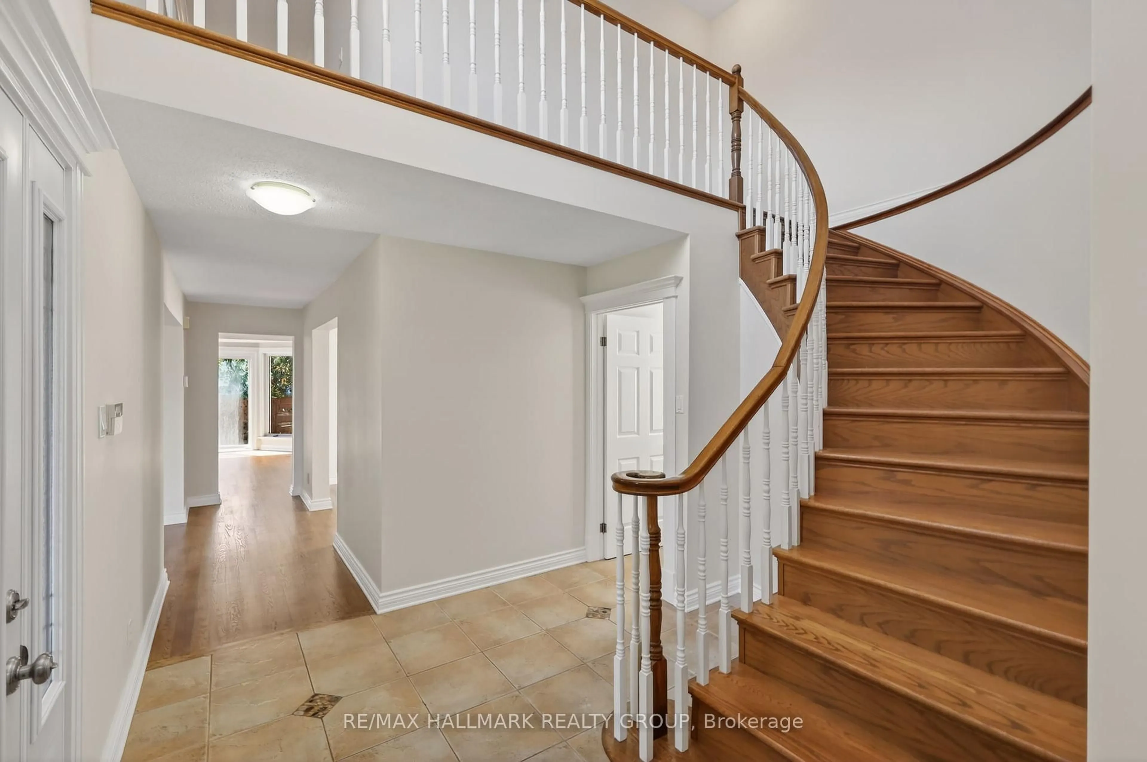 Unknown for 1426 Progress Pl, Ottawa Ontario K1B 5M3
