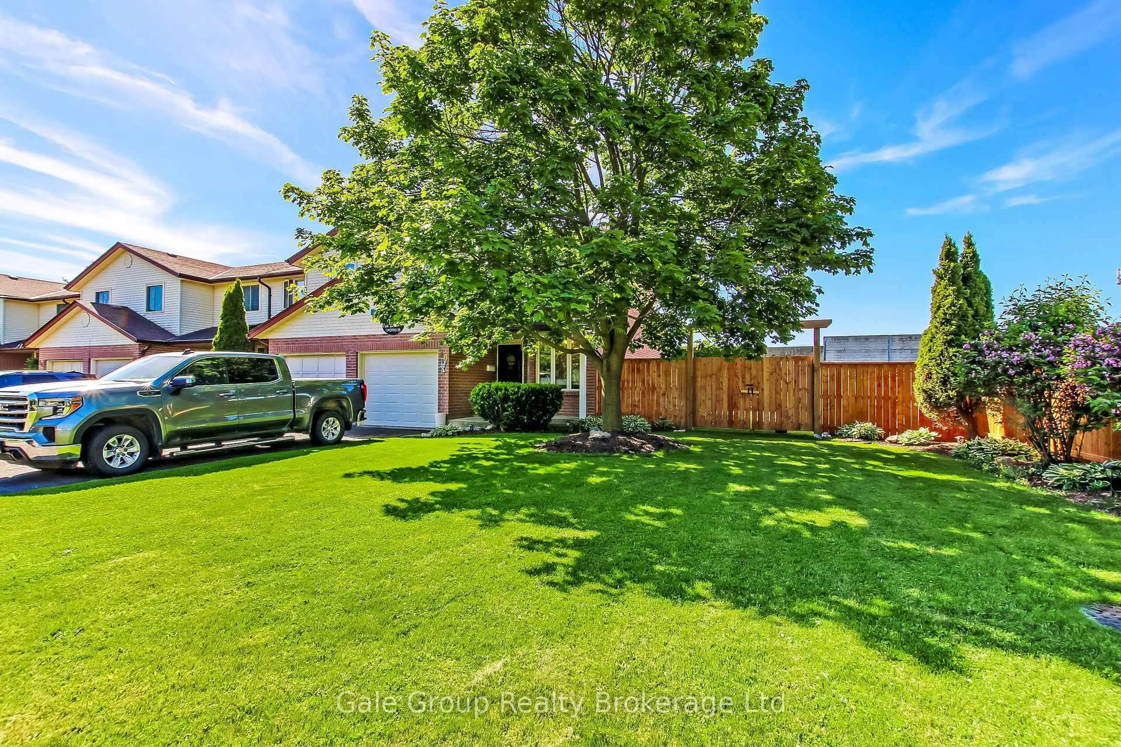 A pic from outside/outdoor area/front of a property/back of a property/a pic from drone, street for 40 Conestoga Rd, Woodstock Ontario N4T 1J1
