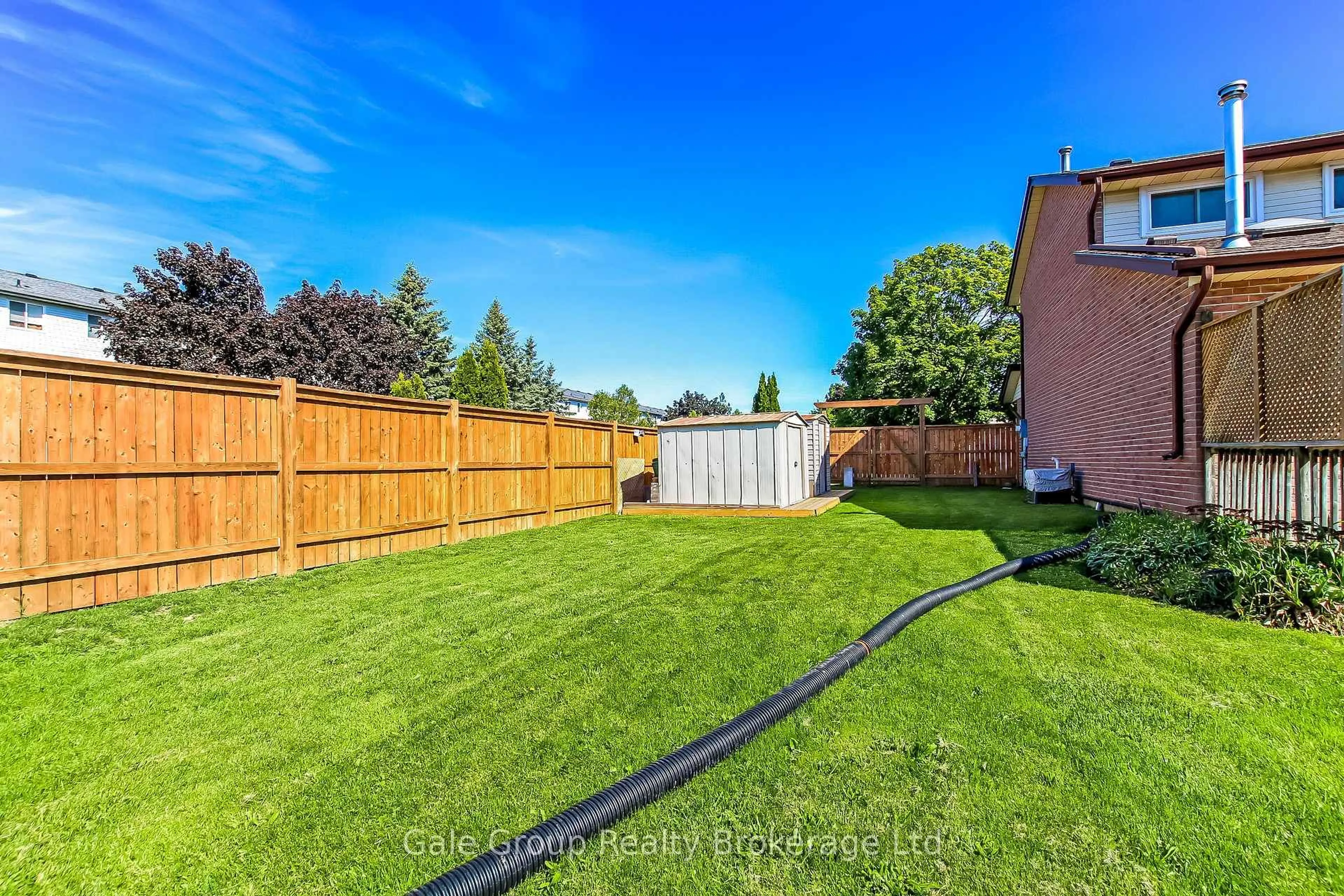 A pic from outside/outdoor area/front of a property/back of a property/a pic from drone, street for 40 Conestoga Rd, Woodstock Ontario N4T 1J1