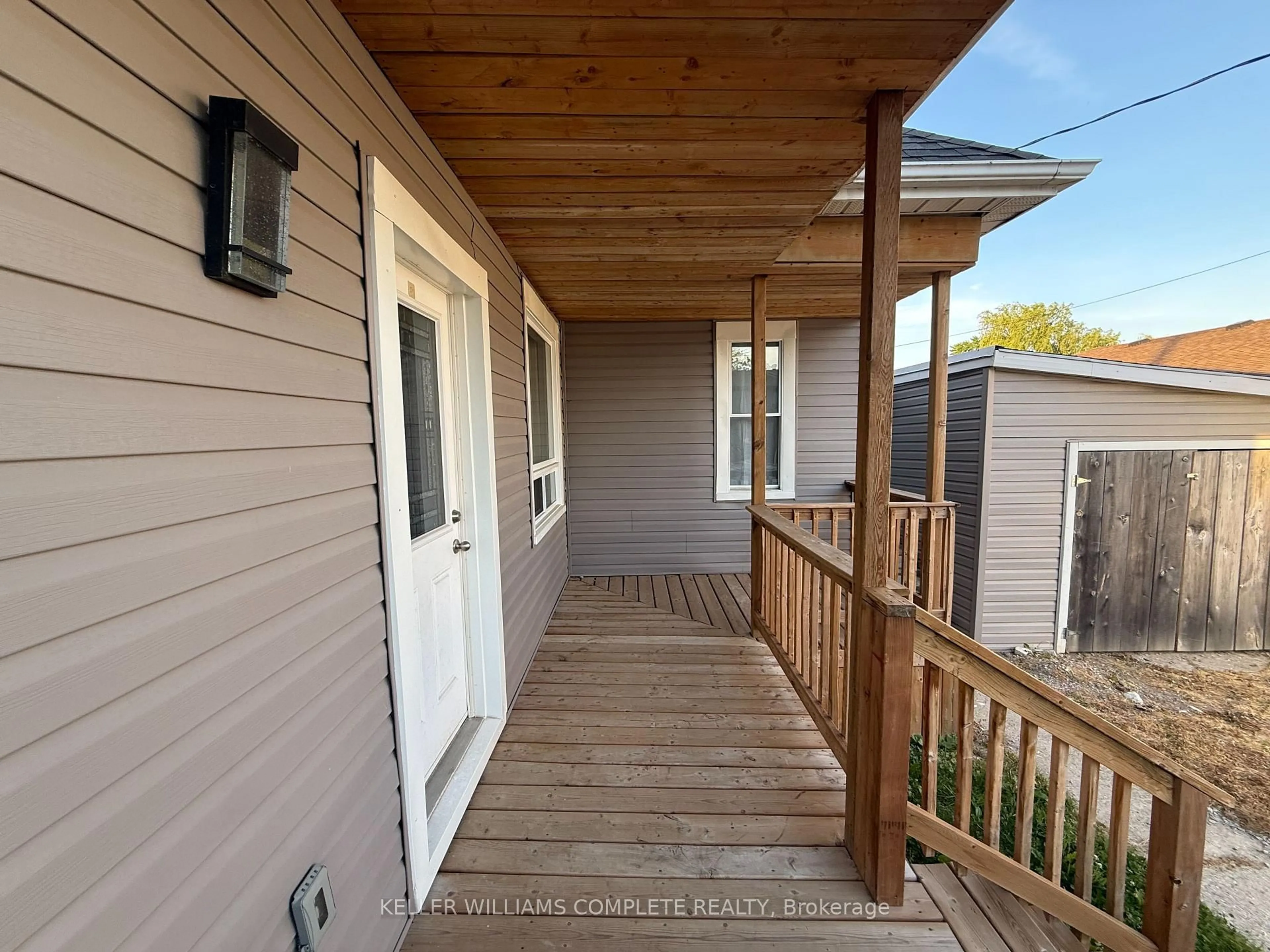 Home with vinyl exterior material, street for 318 Lafontaine St, Chatham-Kent Ontario N8A 4H9