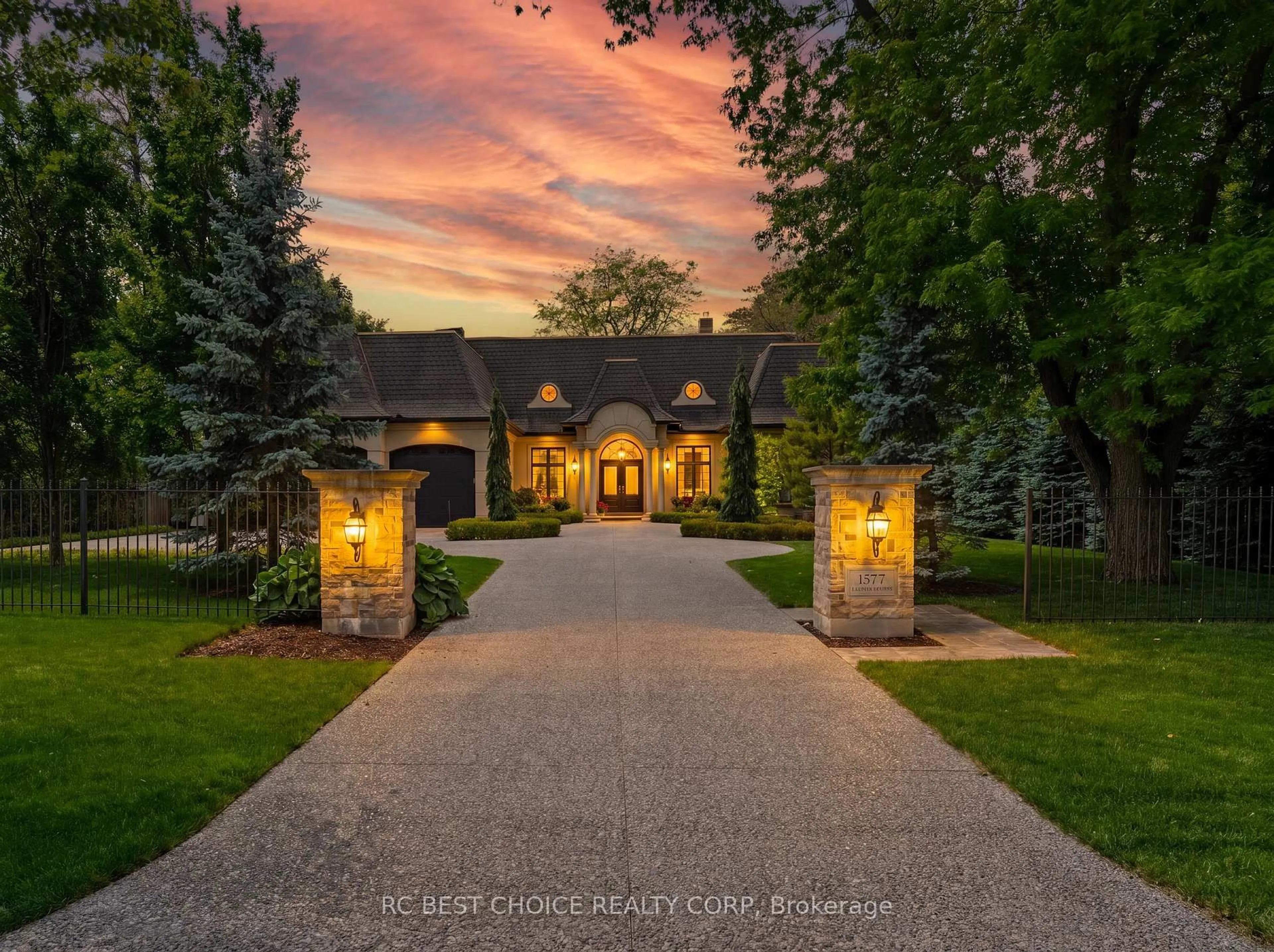 Home with brick exterior material, street for 1577 Gloucester Rd, London North Ontario N6G 2S5