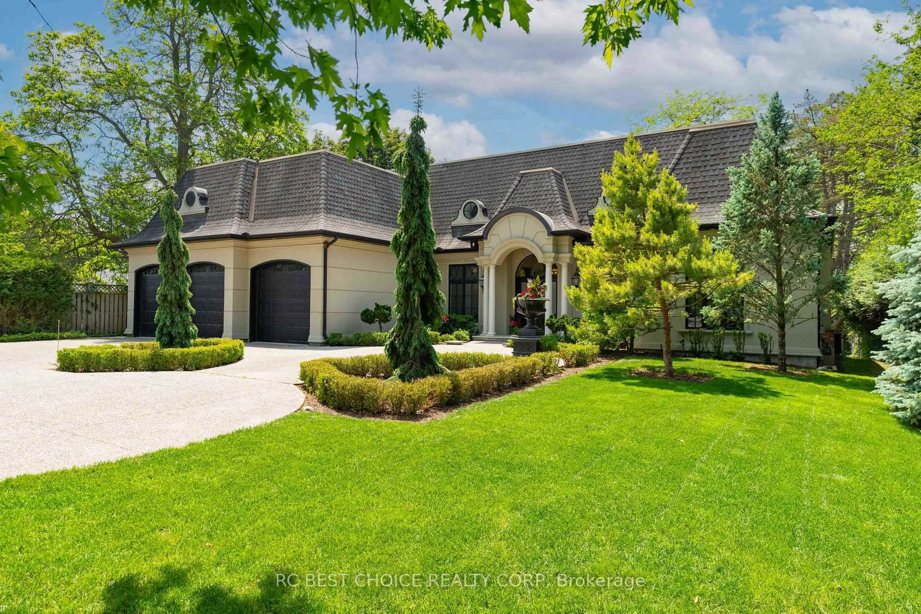 Home with brick exterior material, street for 1577 Gloucester Rd, London North Ontario N6G 2S5